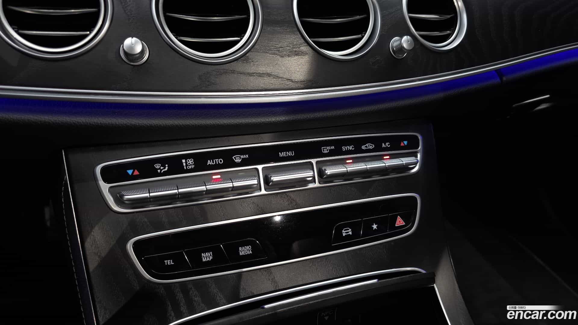 E-Class Mercedes-Benz 2022.11-OPTION-040