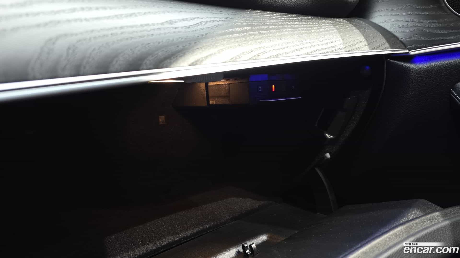 E-Class Mercedes-Benz 2022.11-OPTION-042