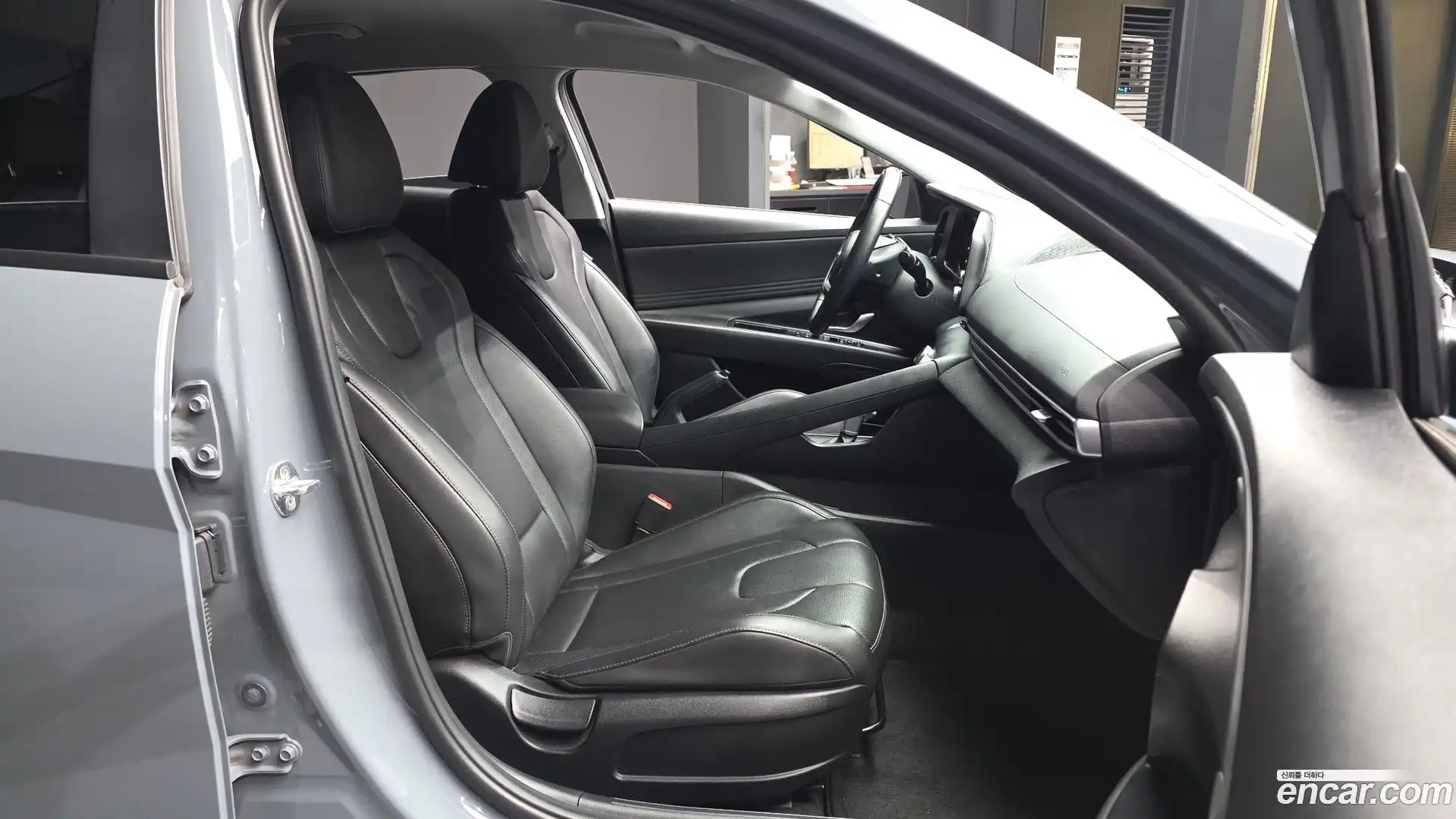 AVANTE Hyundai 2021.10-OPTION-015