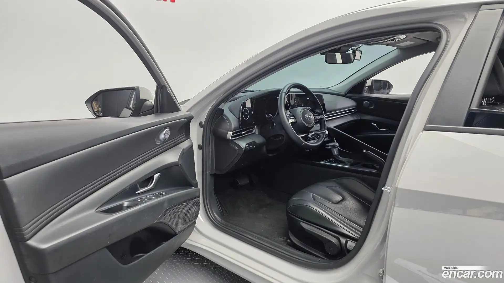 AVANTE Hyundai 2022.10-INNER-010