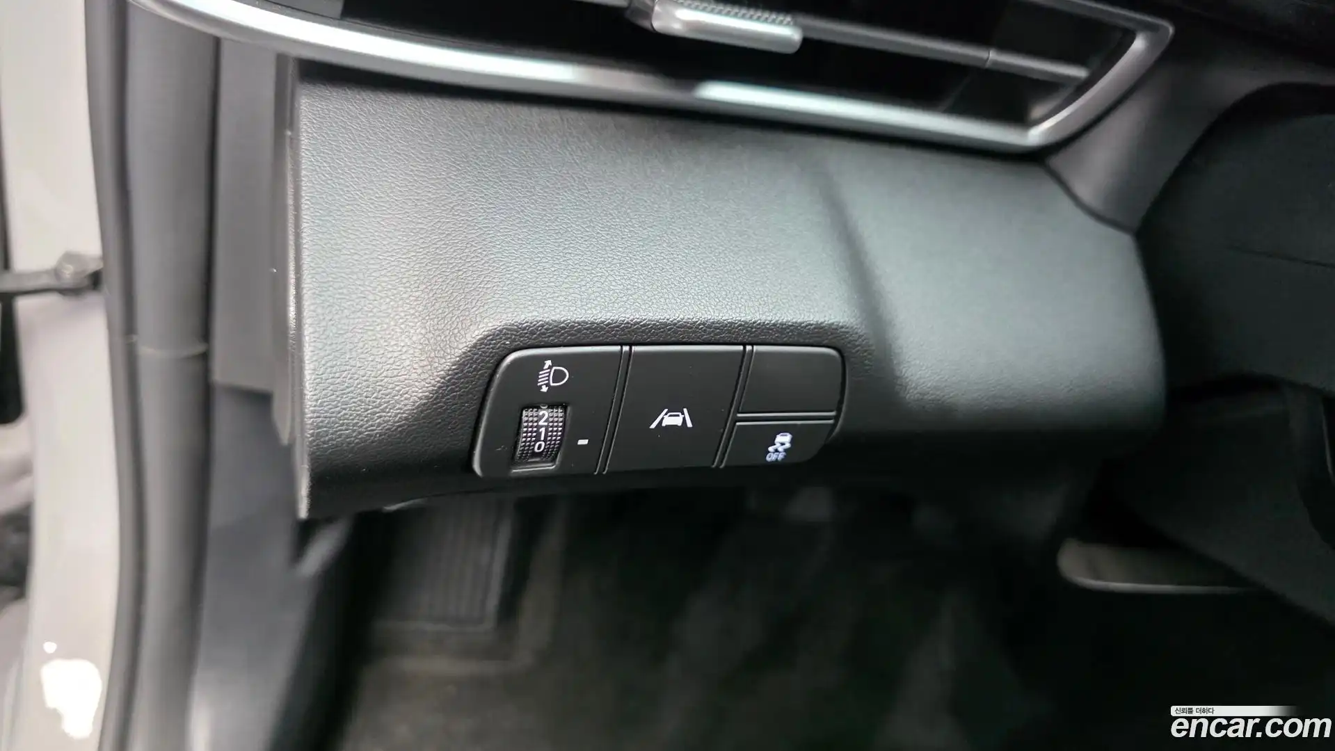 AVANTE Hyundai 2022.10-OPTION-042