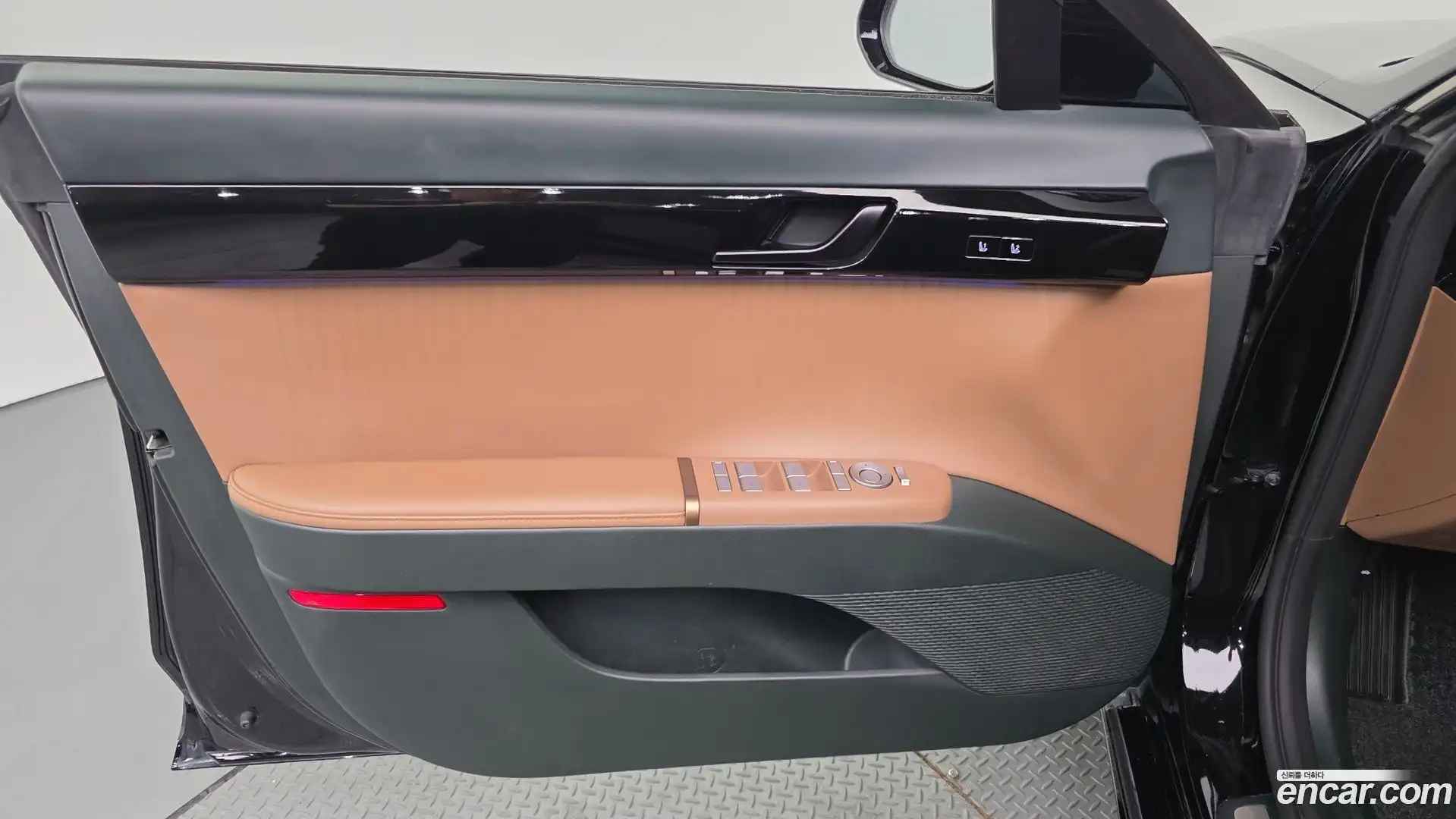 Grandeur Hyundai 2023.1-INNER-034