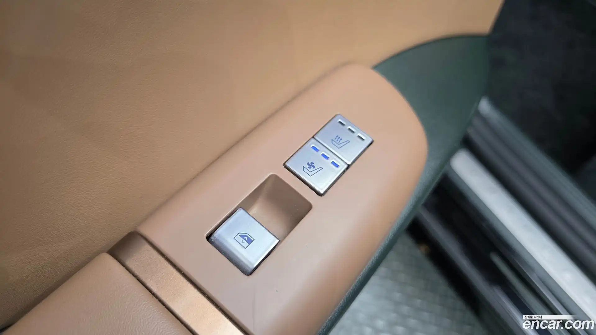 Grandeur Hyundai 2023.1-OPTION-052
