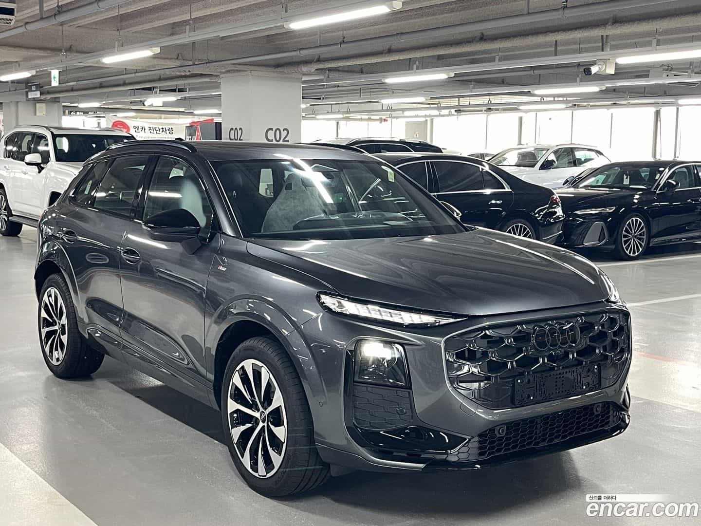 Q3 Audi 2026.6-OUTER-006