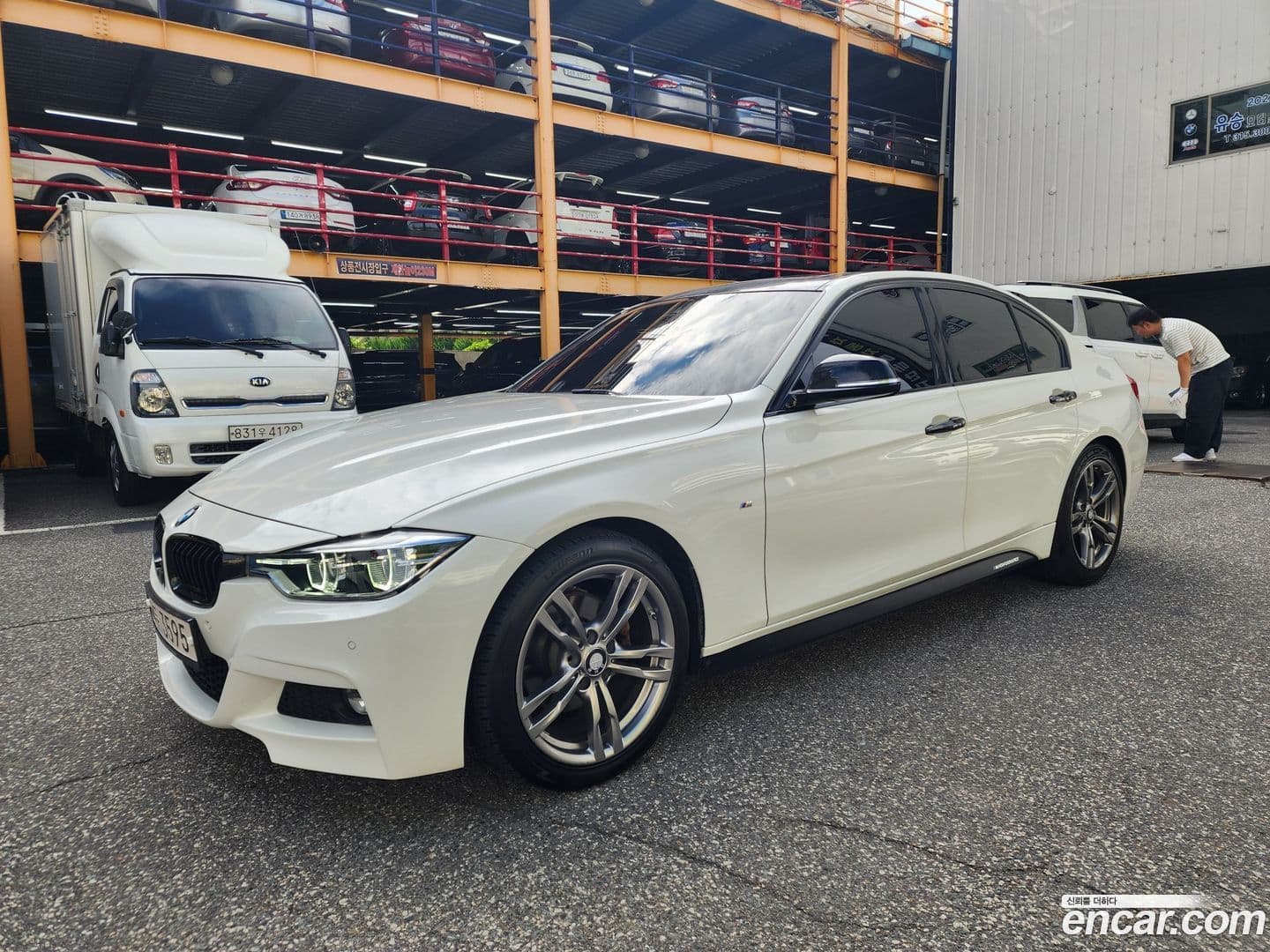 Main__Slider__Photo:3-Series BMW 2018.1-0