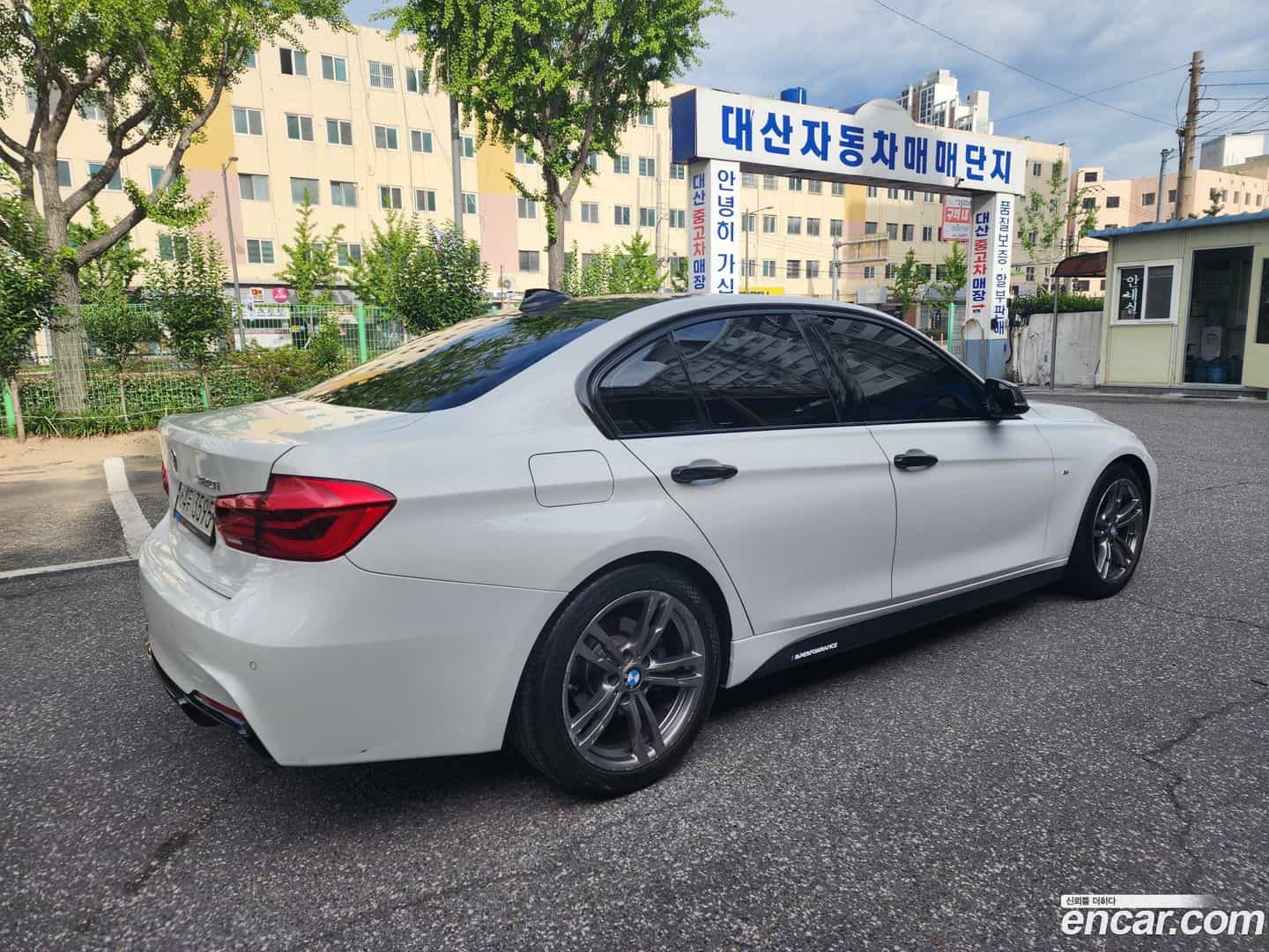3-Series BMW 2018.1-OUTER-005