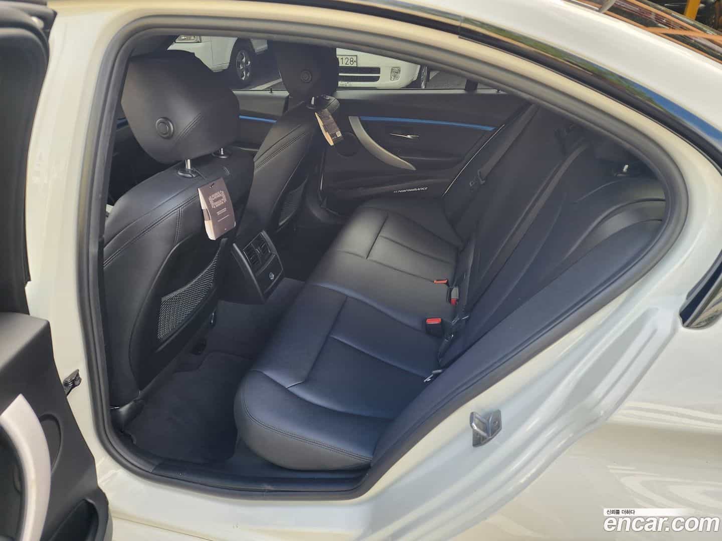 3-Series BMW 2018.1-INNER-008
