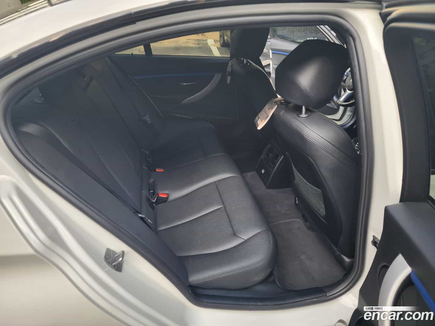 3-Series BMW 2018.1-INNER-010