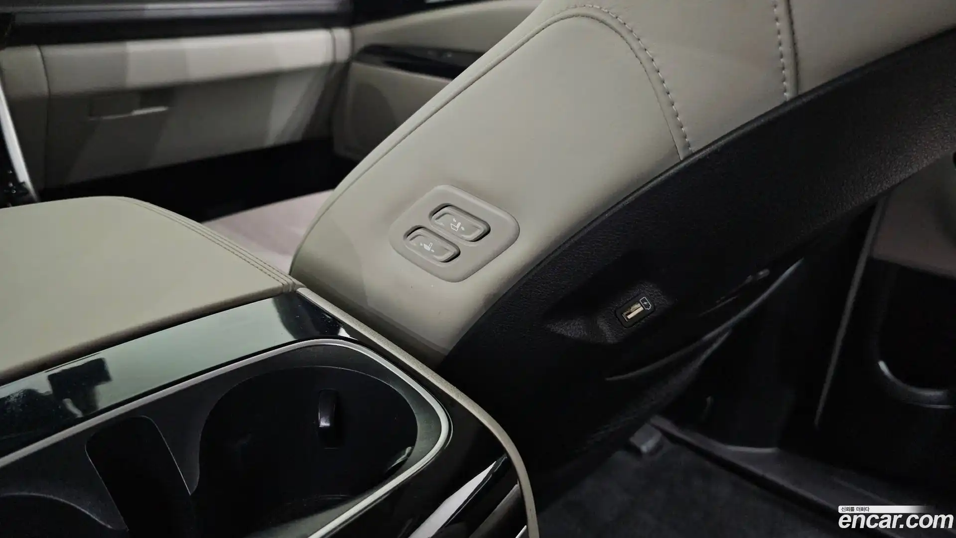 Canival Kia 2022.5-OPTION-044