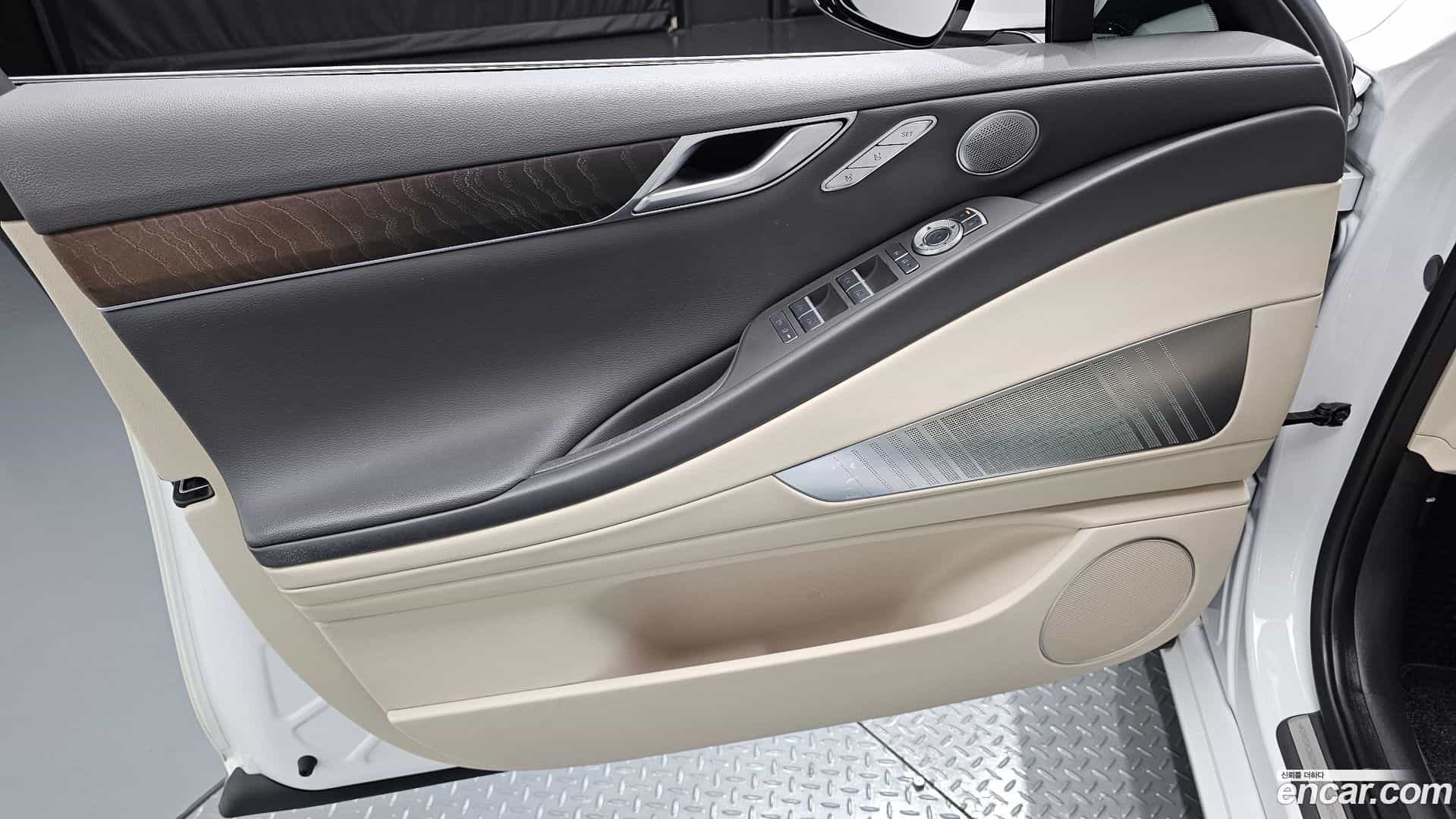 G80 Genesis 2021.3-INNER-034