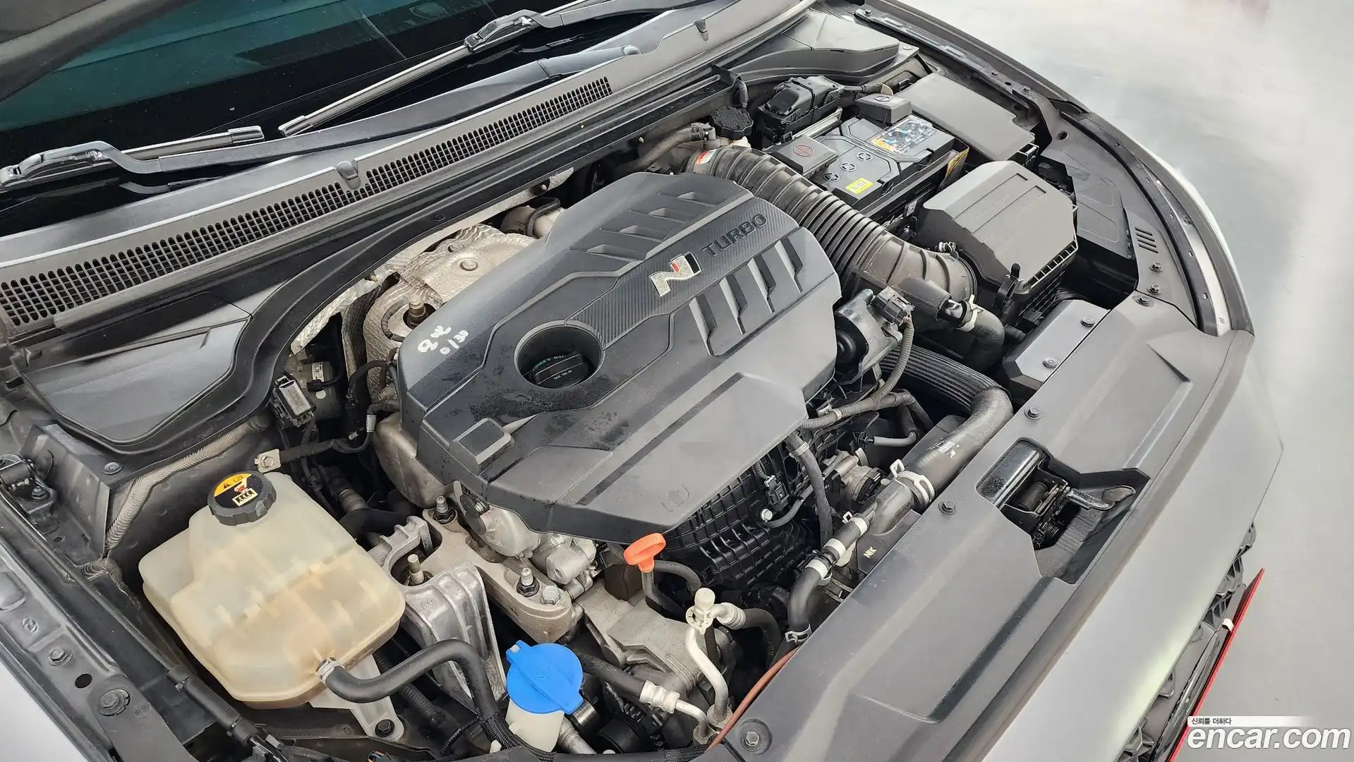 Veloster Hyundai 2018.9-OUTER-006