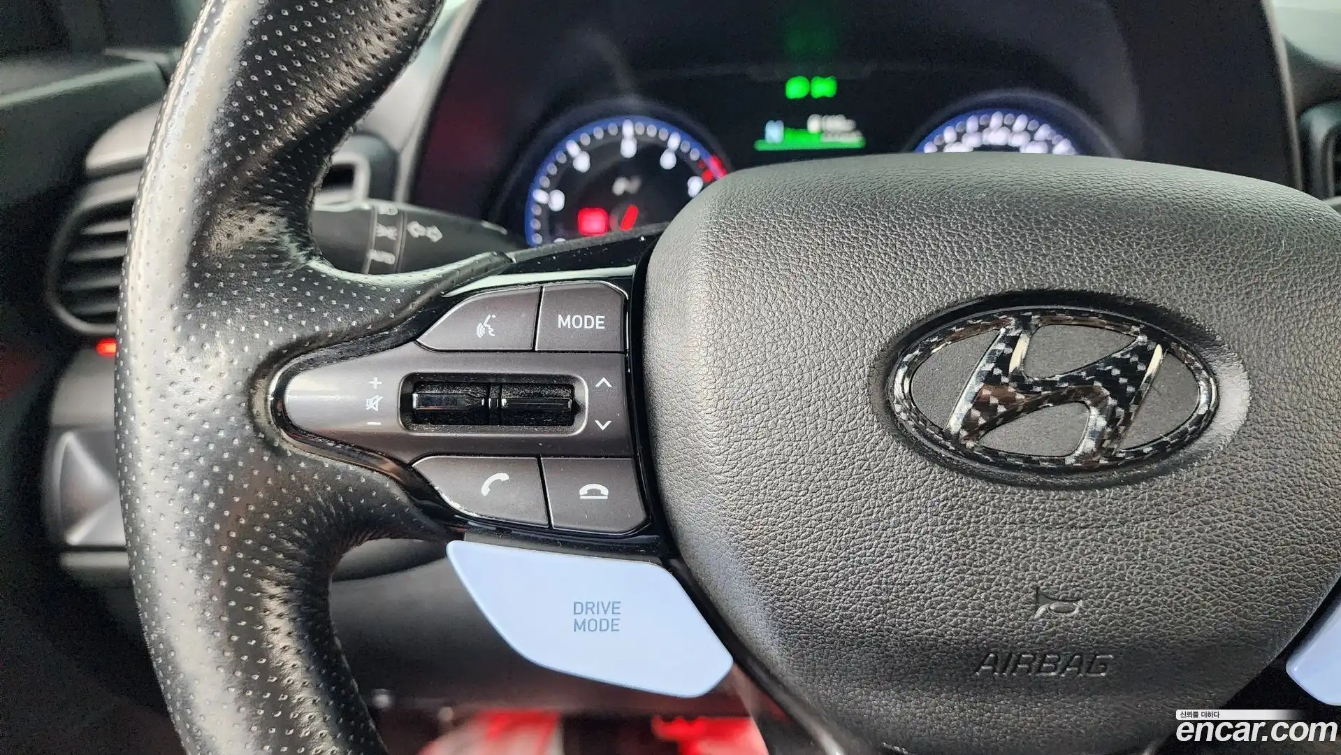 Veloster Hyundai 2018.9-OPTION-020