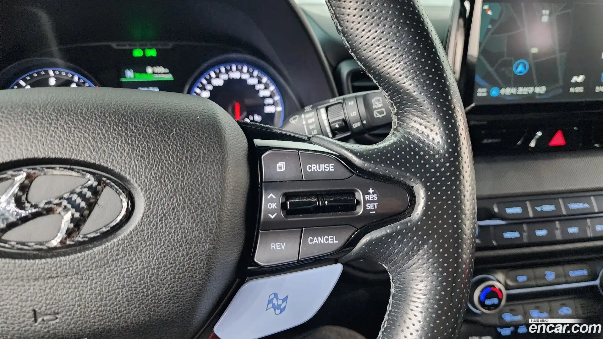 Veloster Hyundai 2018.9-OPTION-021