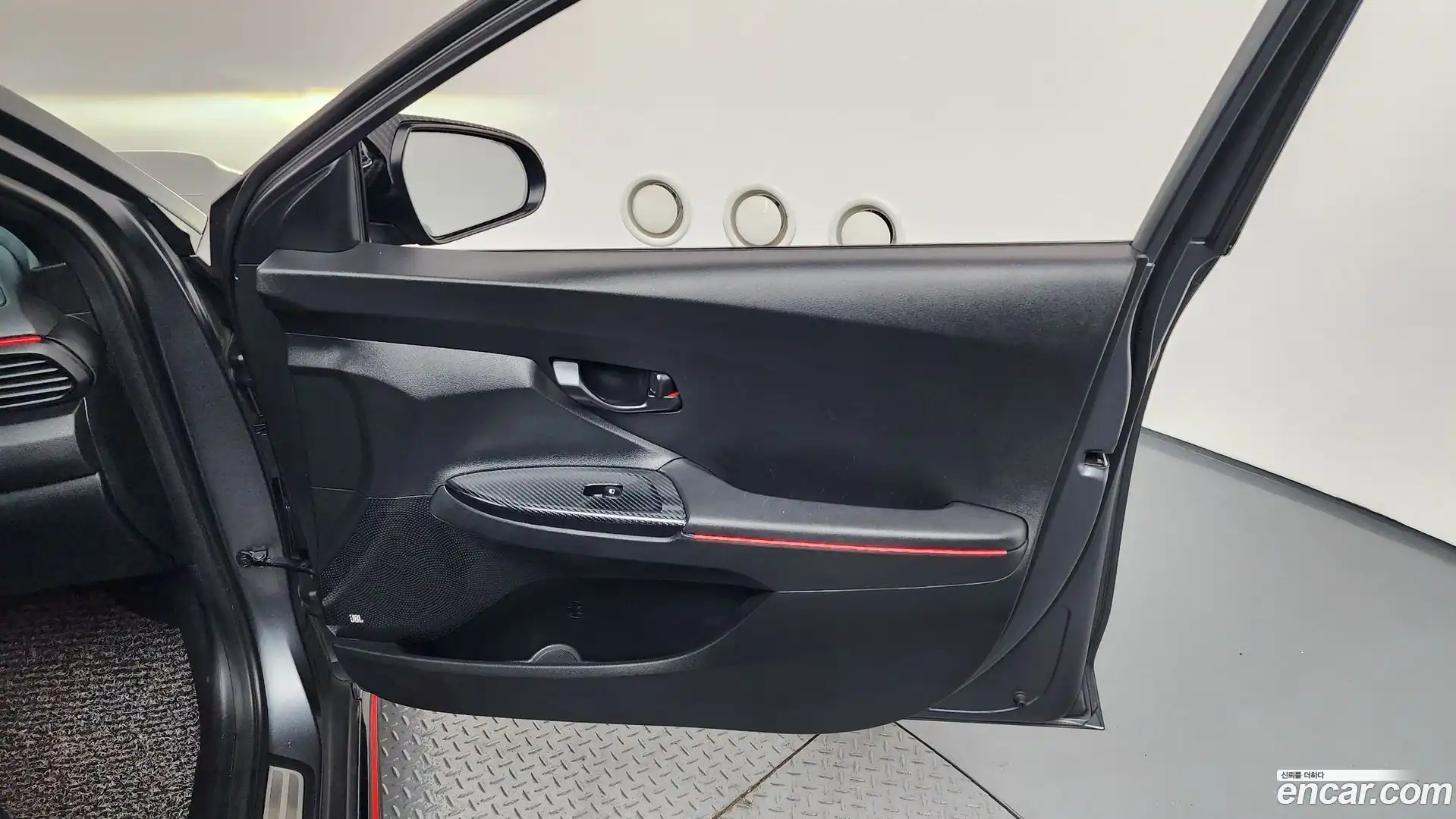 Veloster Hyundai 2018.9-INNER-034