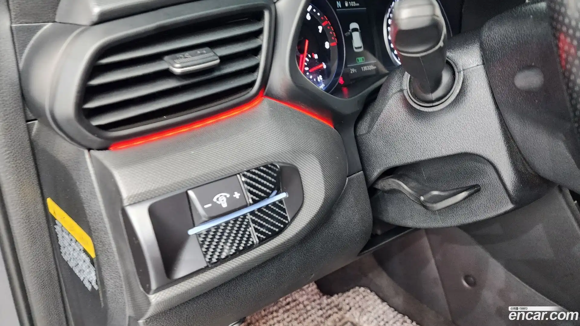 Veloster Hyundai 2018.9-OPTION-040