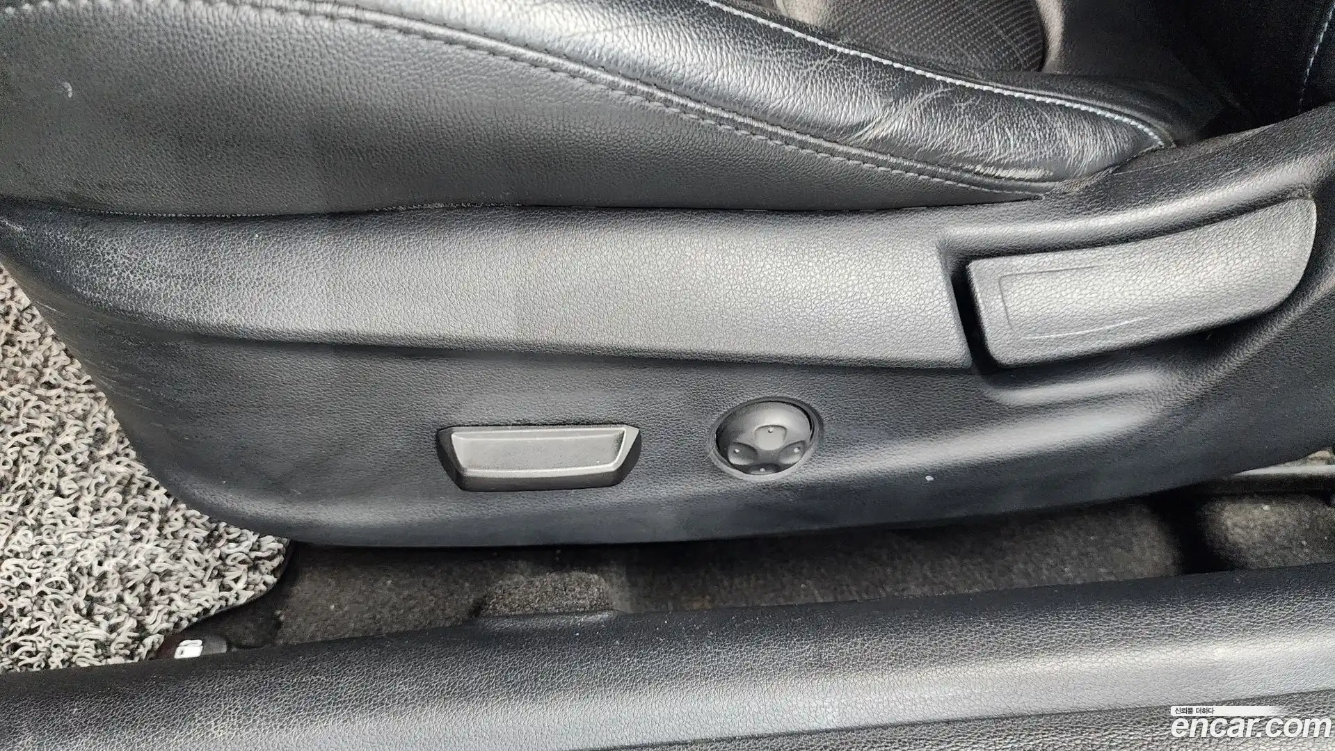 Veloster Hyundai 2018.9-OPTION-044