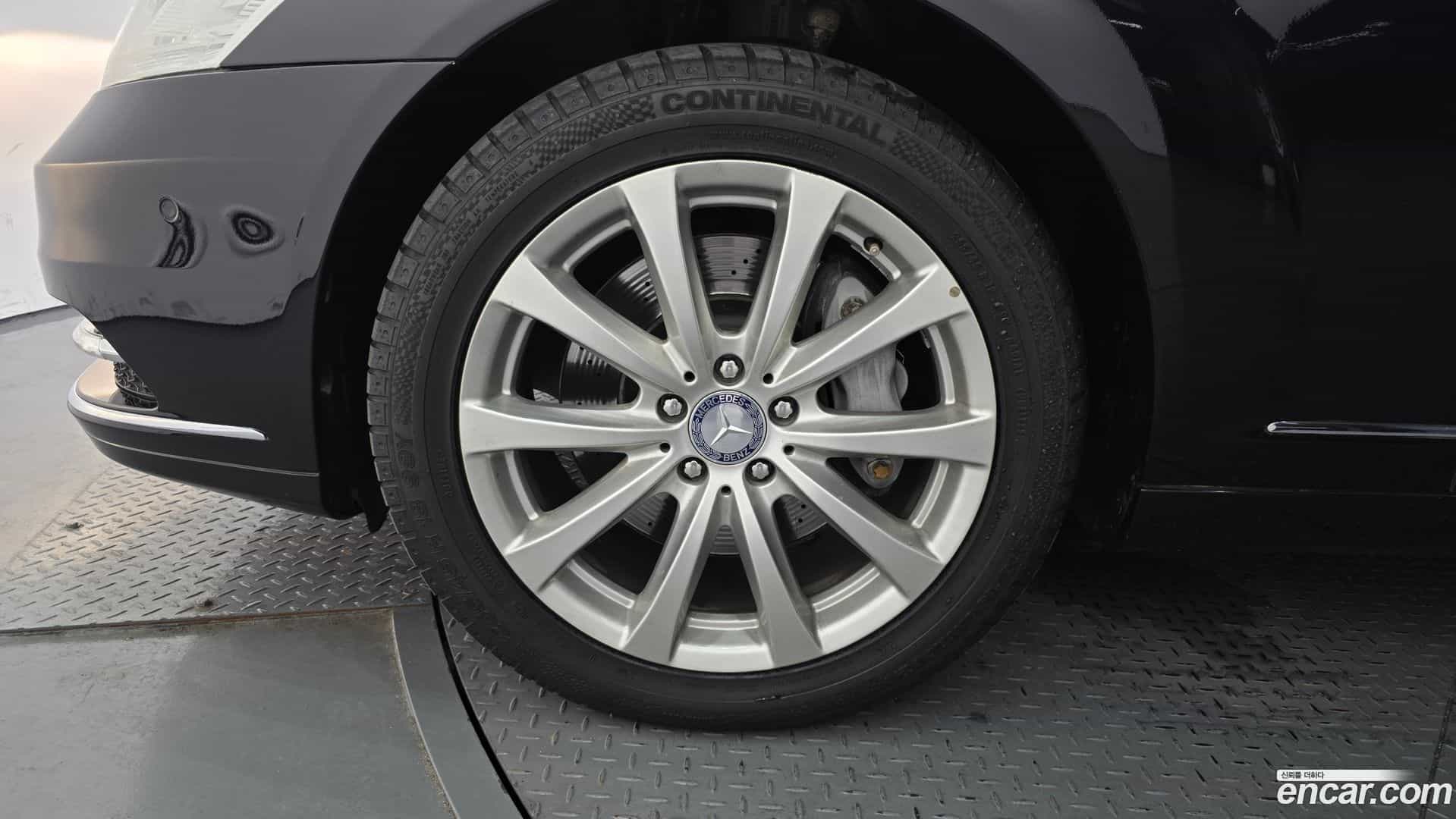 S-Class Mercedes-Benz 2010.3-OUTER-005