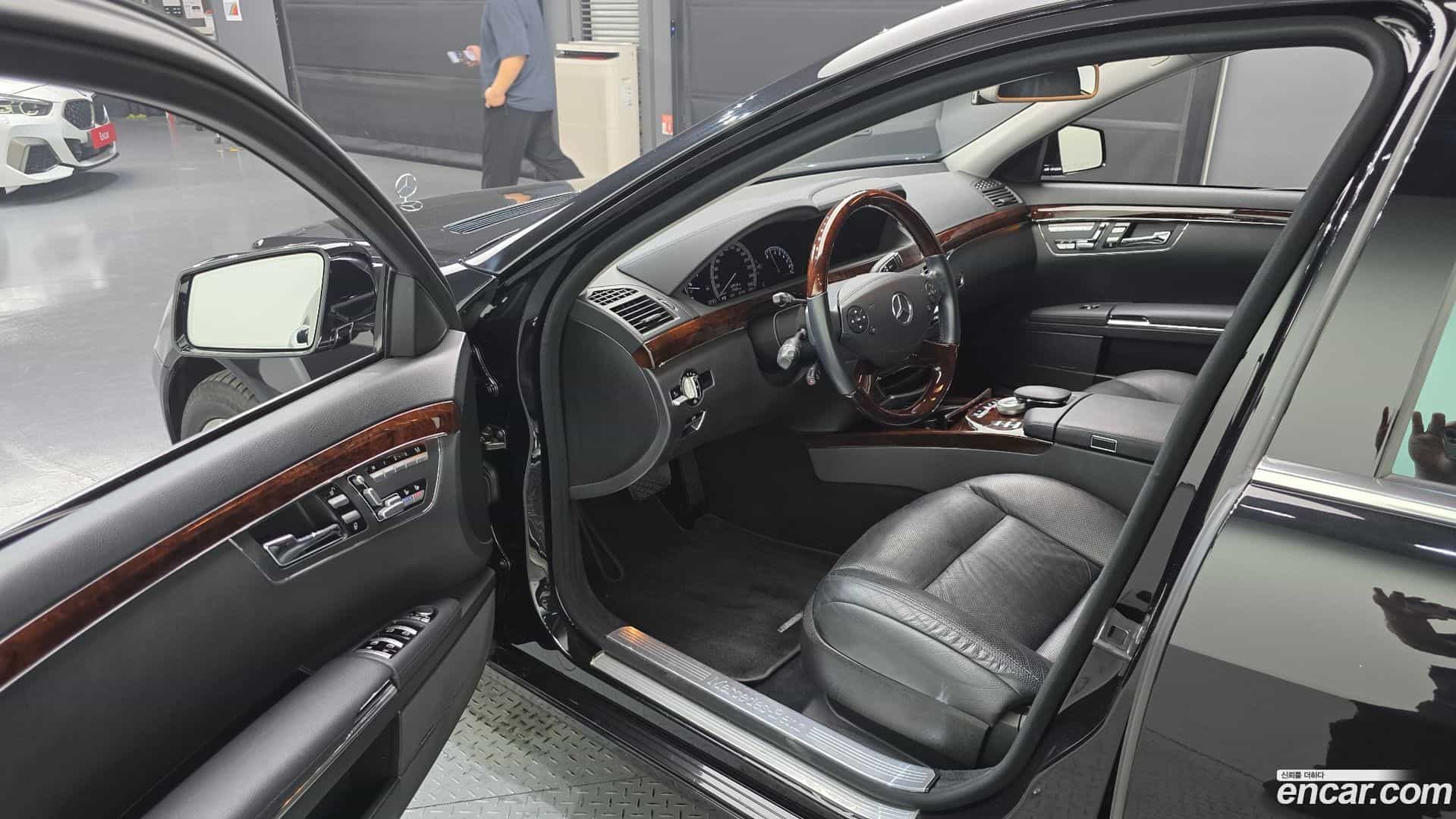 S-Class Mercedes-Benz 2010.3-INNER-010