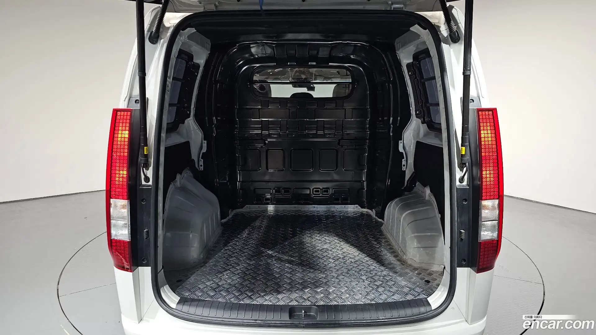 Staria Hyundai 2025.5-OPTION-024