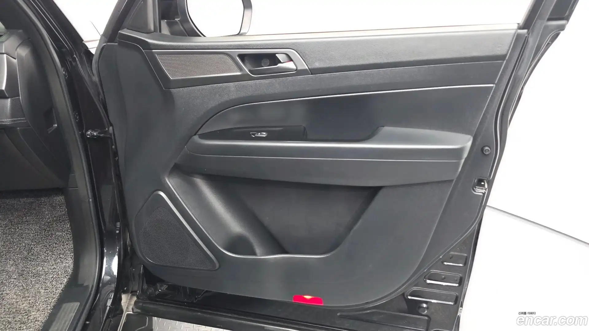 Rexton KG Mobility 2022.1-INNER-034
