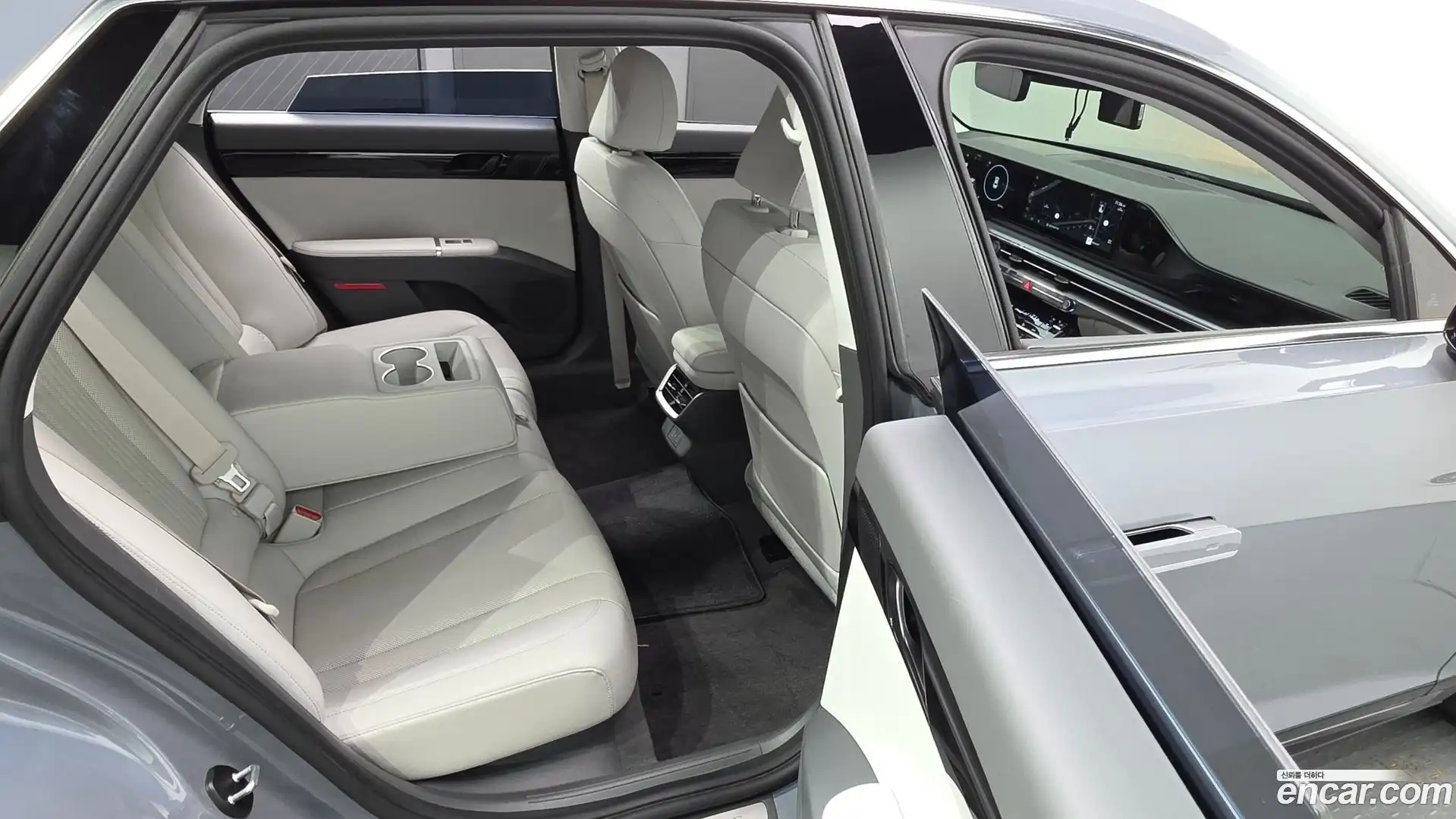 Grandeur Hyundai 2023.1-OPTION-015