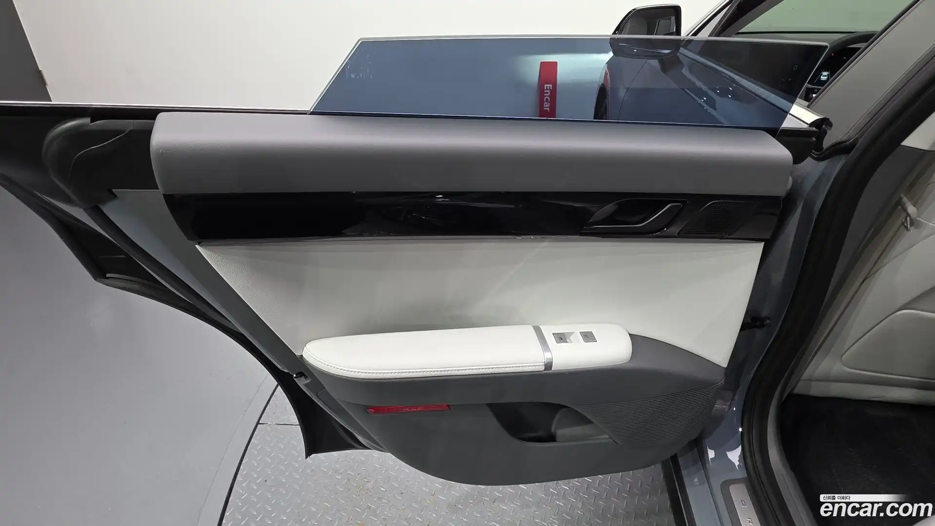 Grandeur Hyundai 2023.1-INNER-035