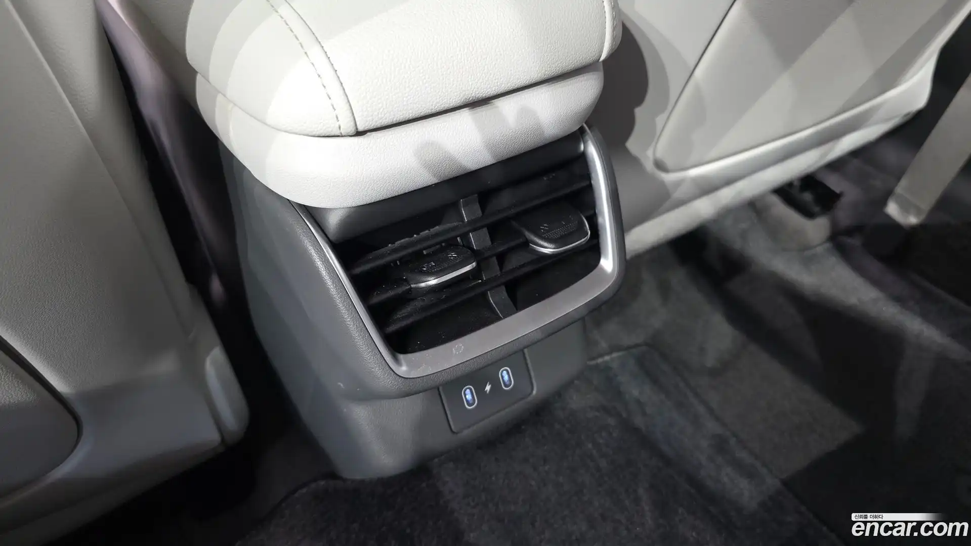 Grandeur Hyundai 2023.1-OPTION-044
