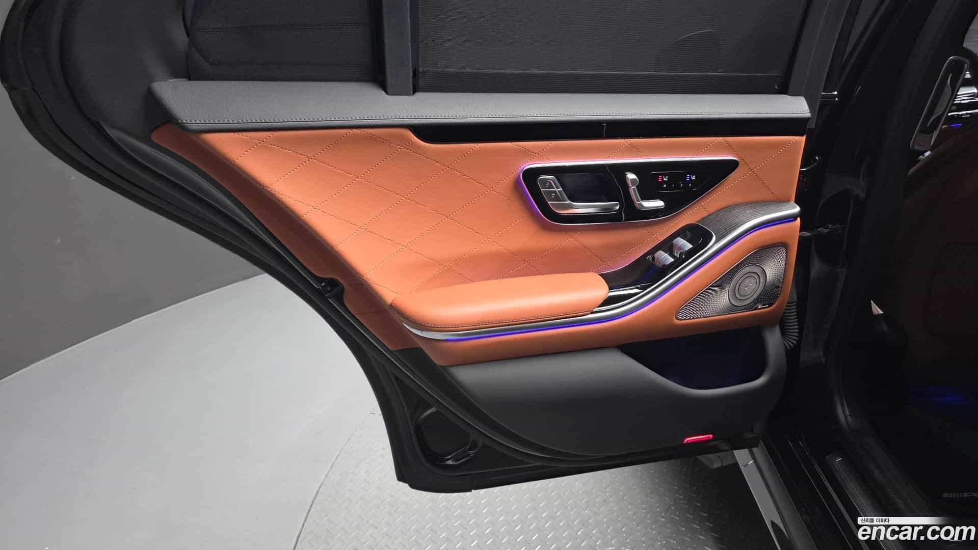 S-Class Mercedes-Benz 2022.3-INNER-035