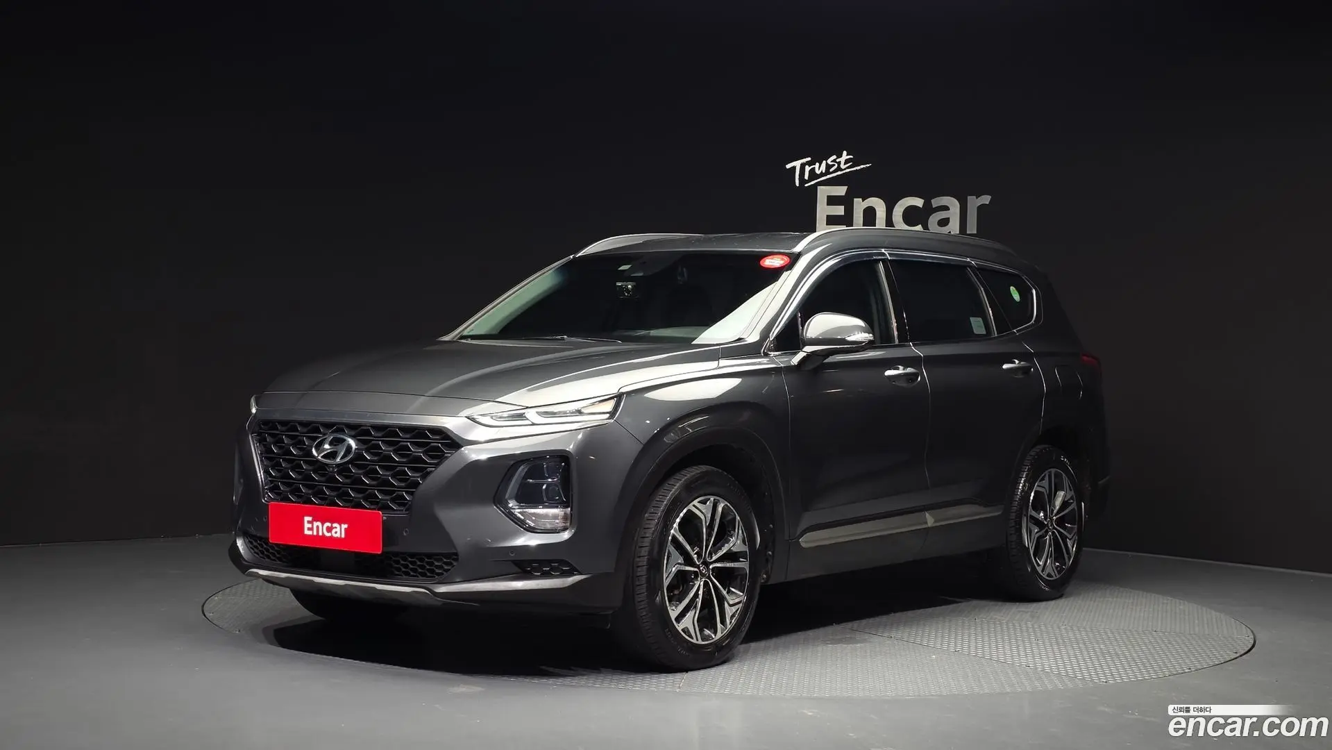 Main__Slider__Photo:Santafe Hyundai 2018.4-0