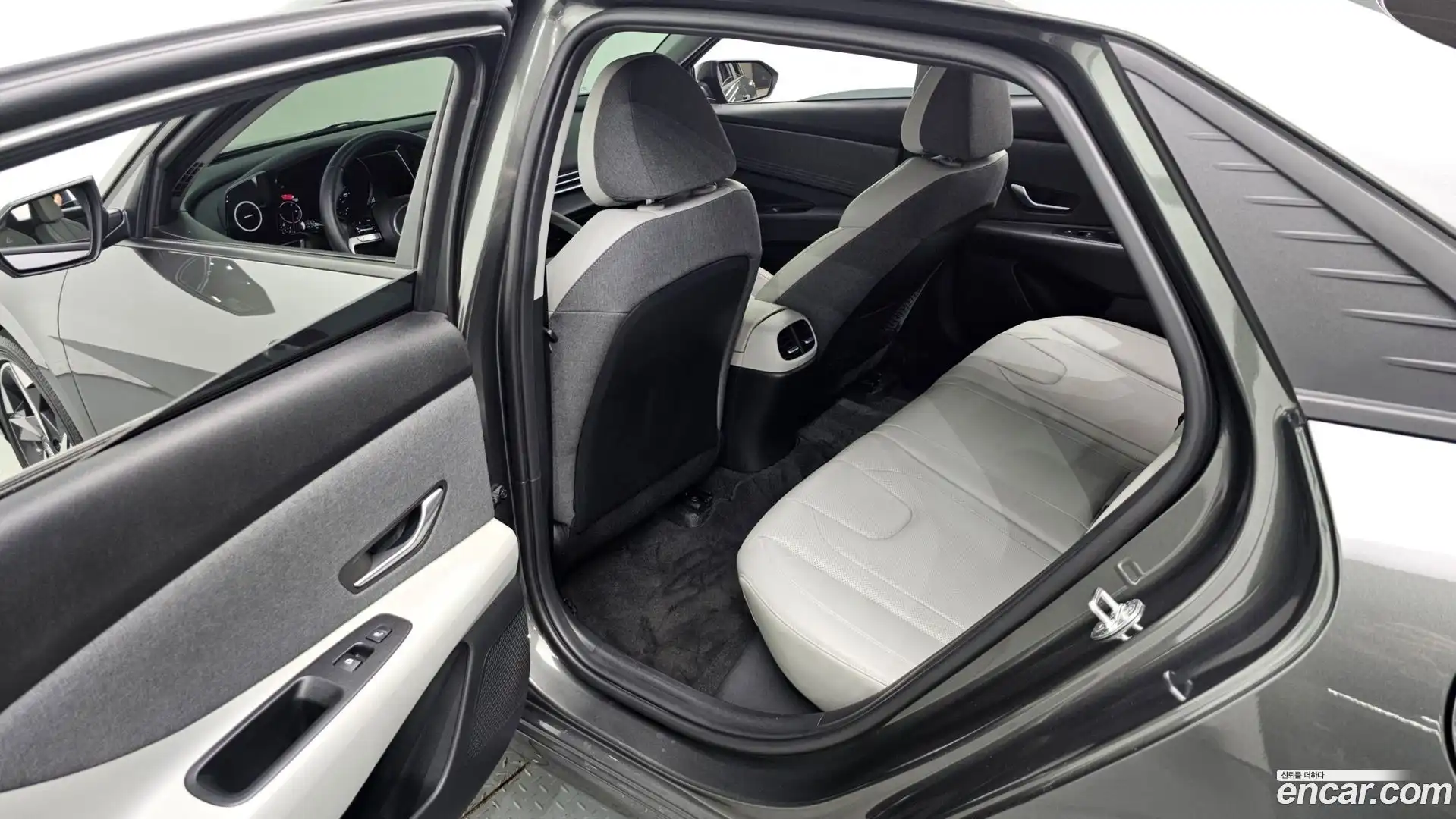 AVANTE Hyundai 2022.0-OPTION-015