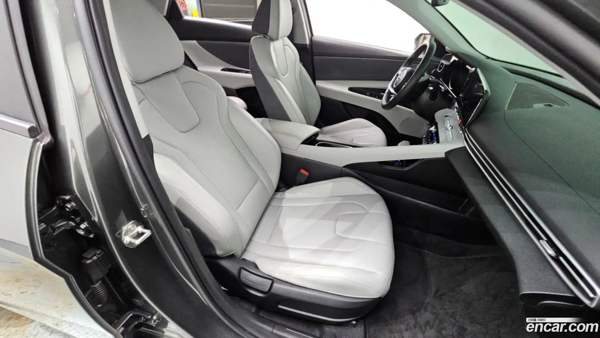 AVANTE Hyundai 2022.0-OPTION-022