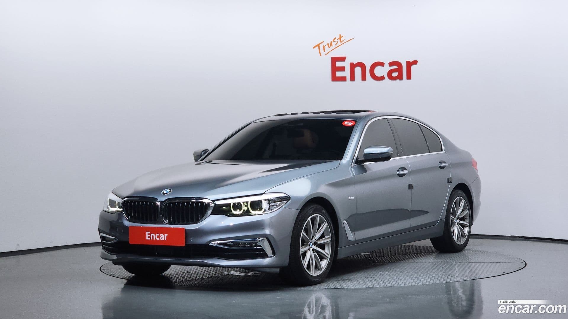 Main__Slider__Photo:5-Series BMW 2018.8-0
