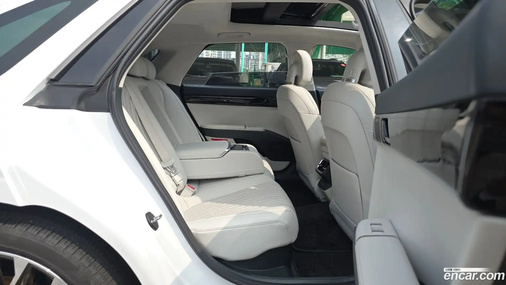 Grandeur Hyundai 2025.6-OPTION-016