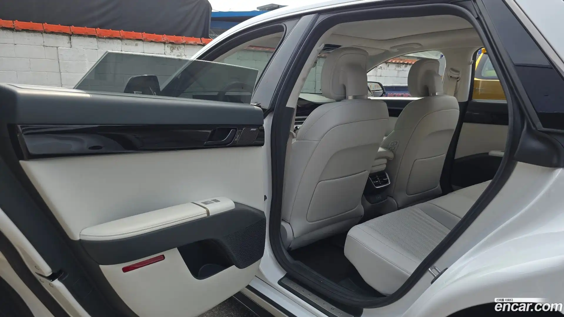 Grandeur Hyundai 2025.6-INNER-036