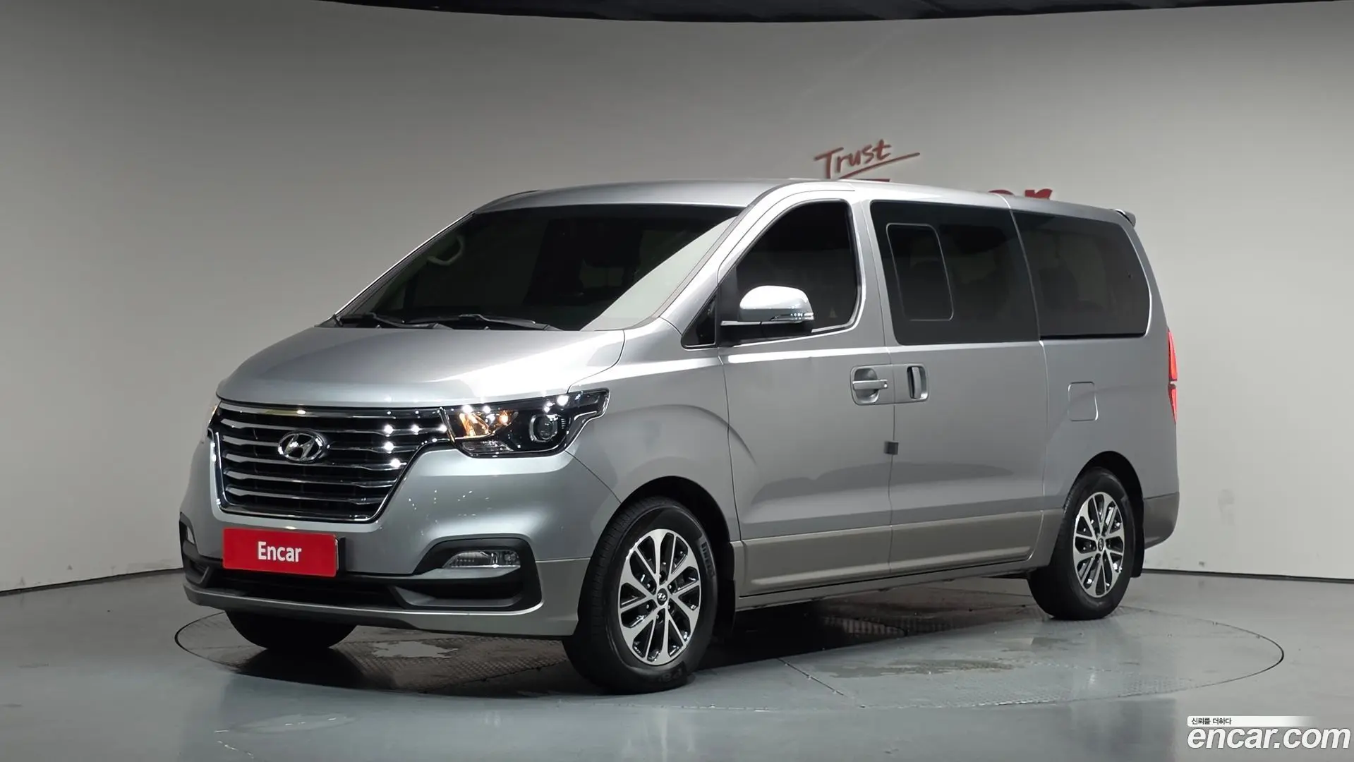 Main__Slider__Photo:Starex Hyundai 2018.9-0