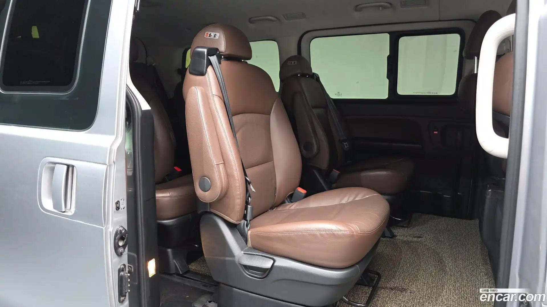 Starex Hyundai 2018.9-OPTION-015