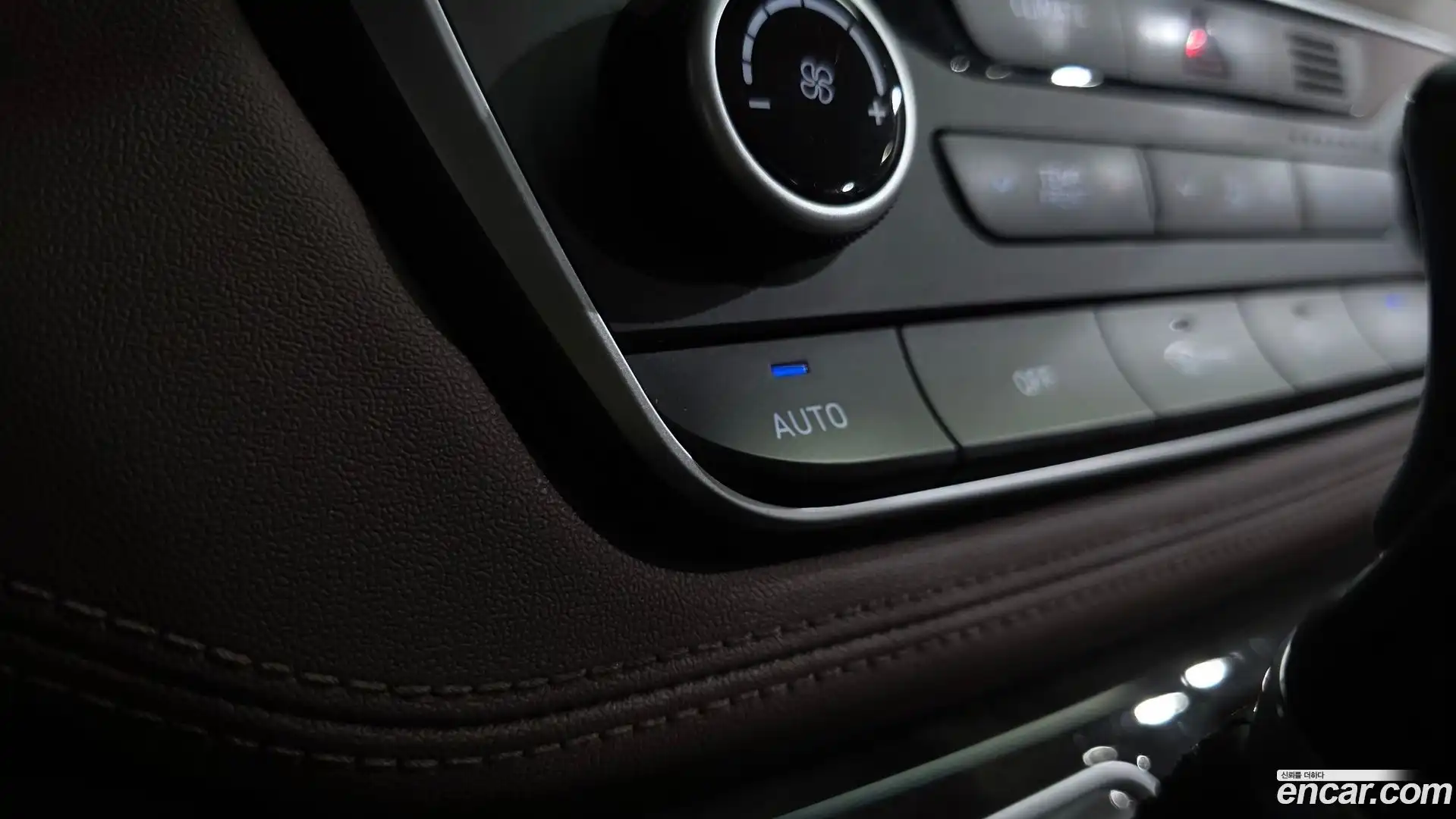 Starex Hyundai 2018.9-OPTION-020