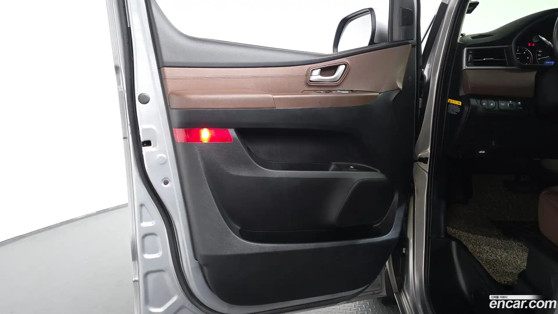 Starex Hyundai 2018.9-INNER-034