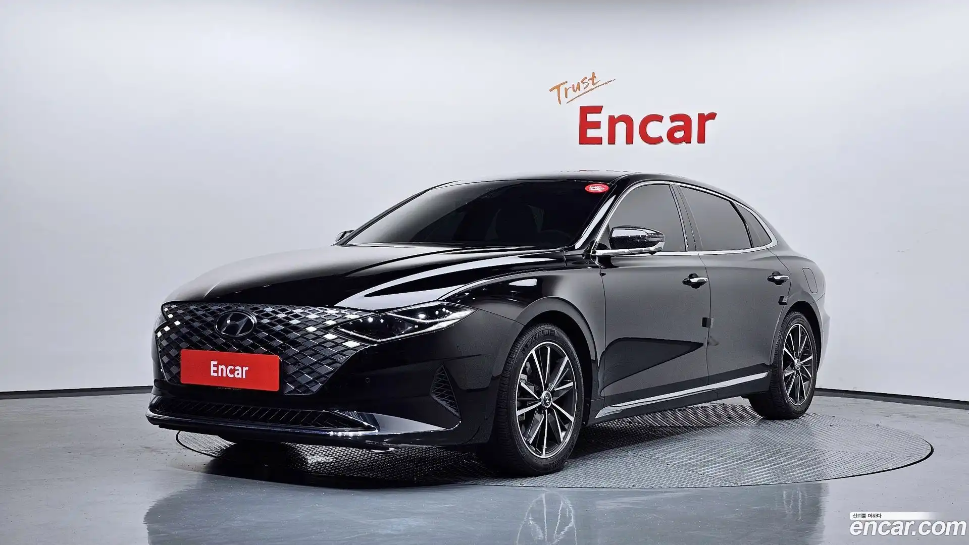 Grandeur Hyundai 2021.11-OUTER-001