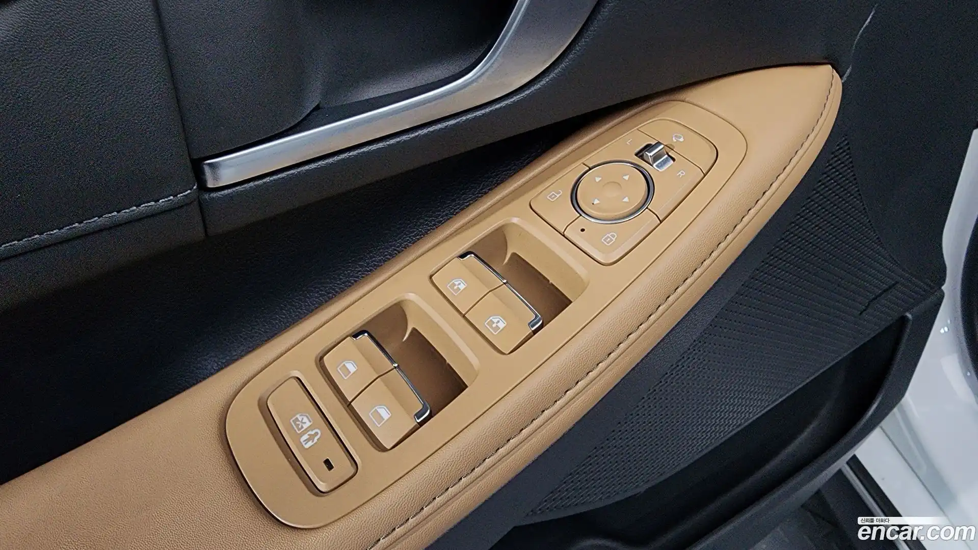 Sonata Hyundai 2019.3-OPTION-043