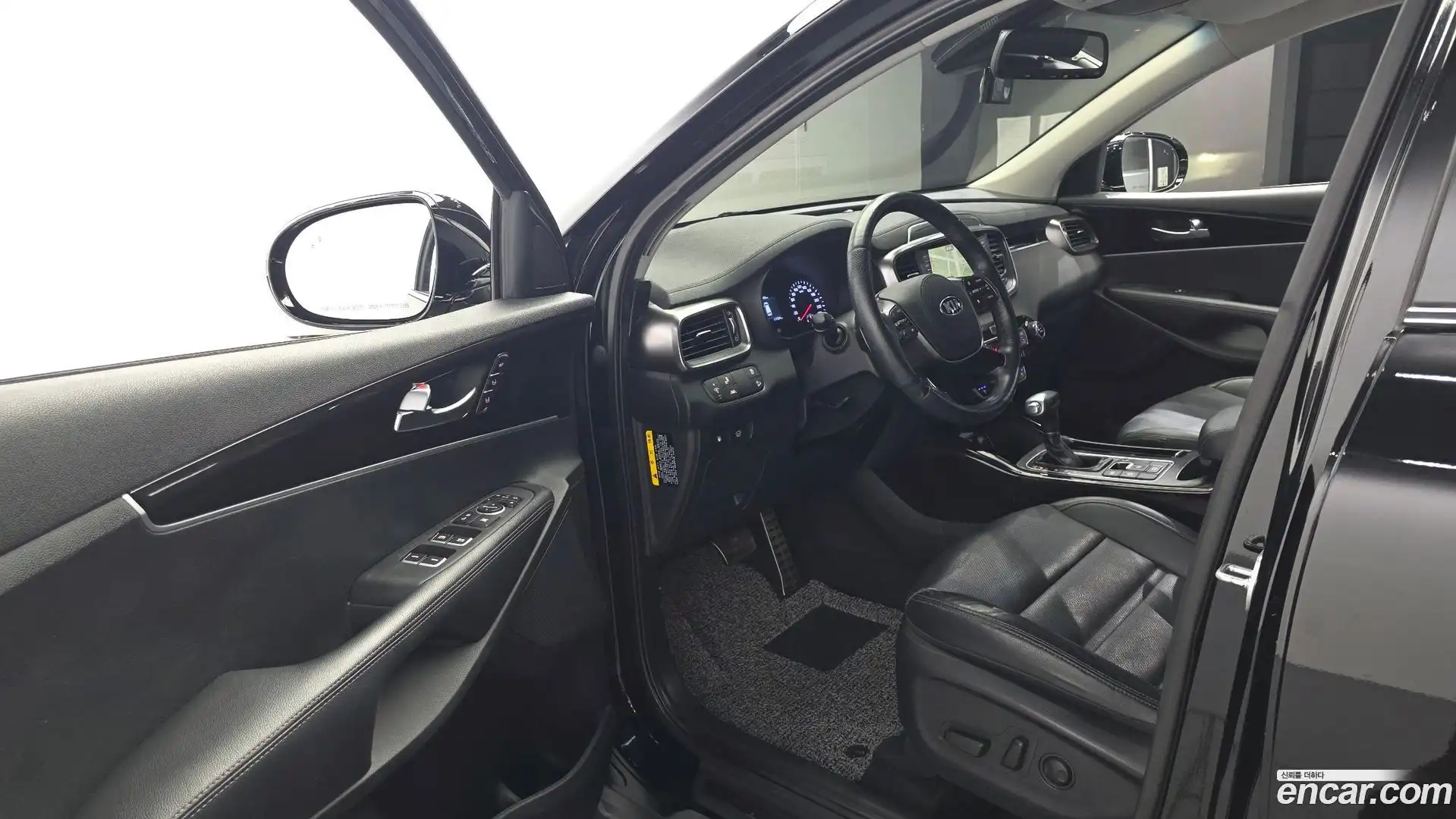 Sorento Kia 2019.1-INNER-010