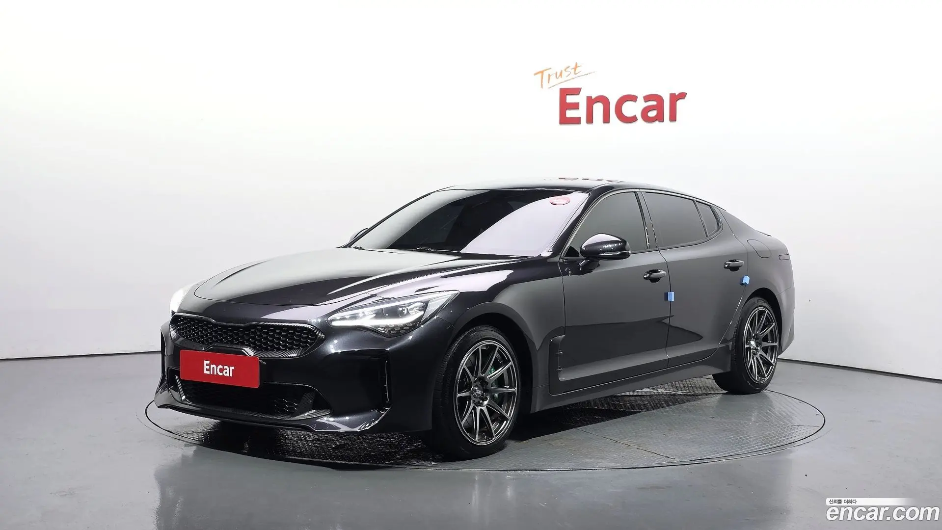 Main__Slider__Photo:Stinger Kia 2017.5-0