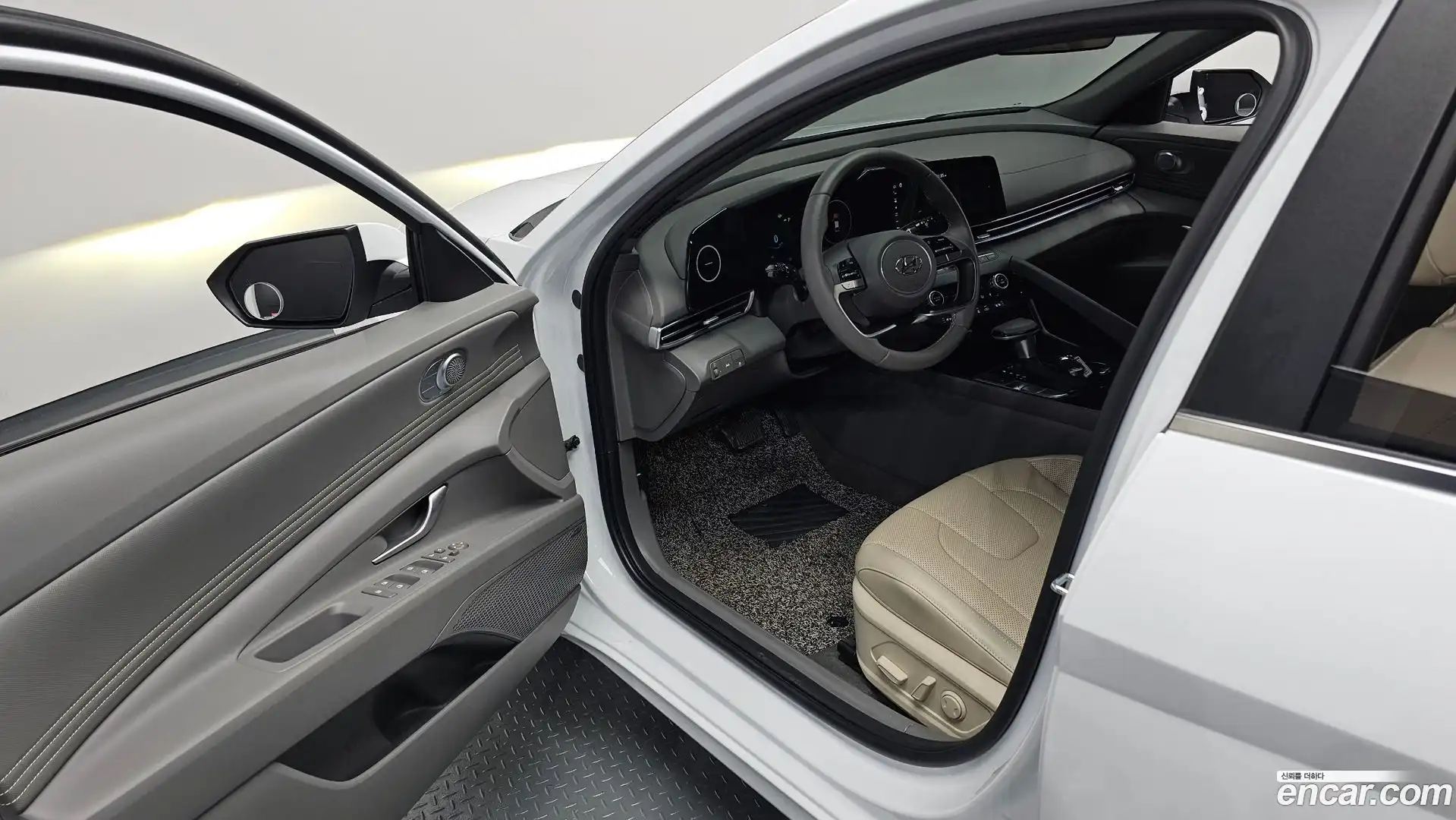AVANTE Hyundai 2022.11-INNER-010