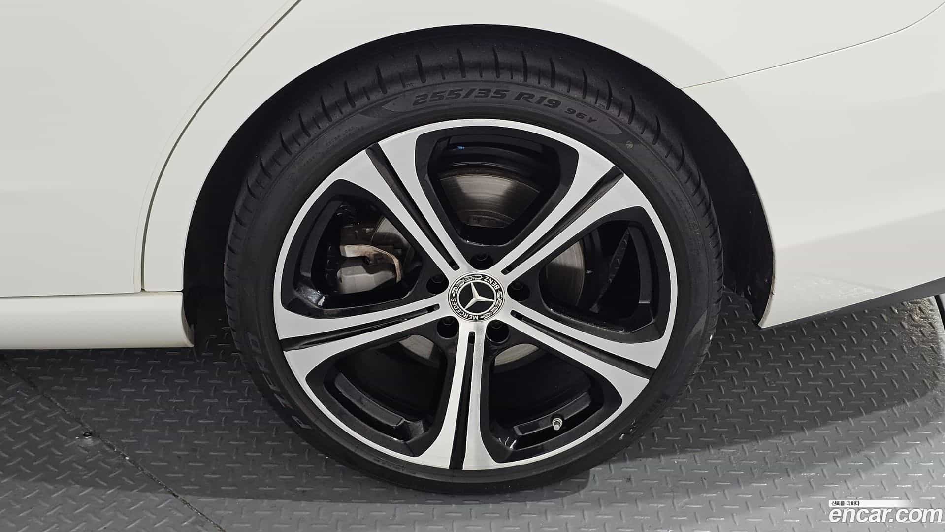 C-Class Mercedes-Benz 2023.5-OUTER-031