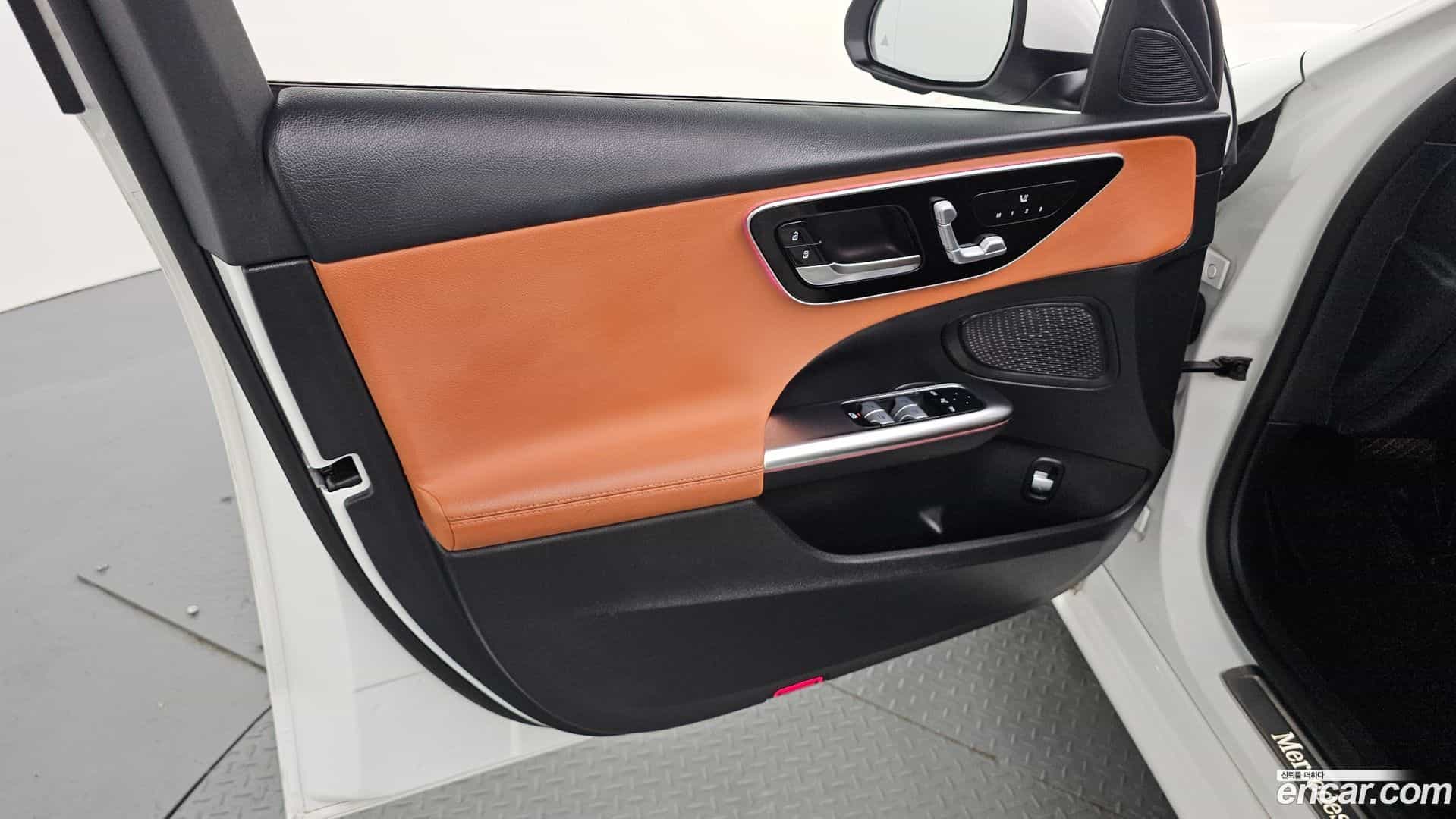 C-Class Mercedes-Benz 2023.5-INNER-034