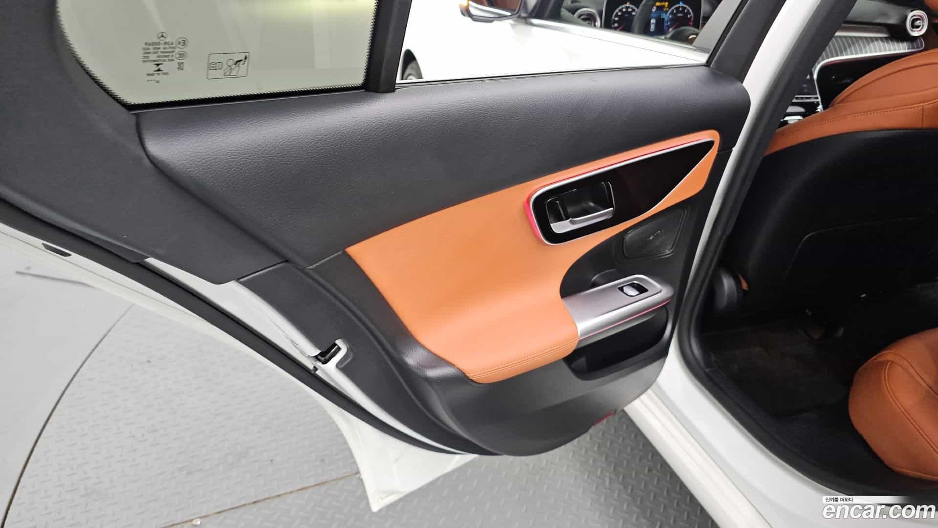 C-Class Mercedes-Benz 2023.5-INNER-035