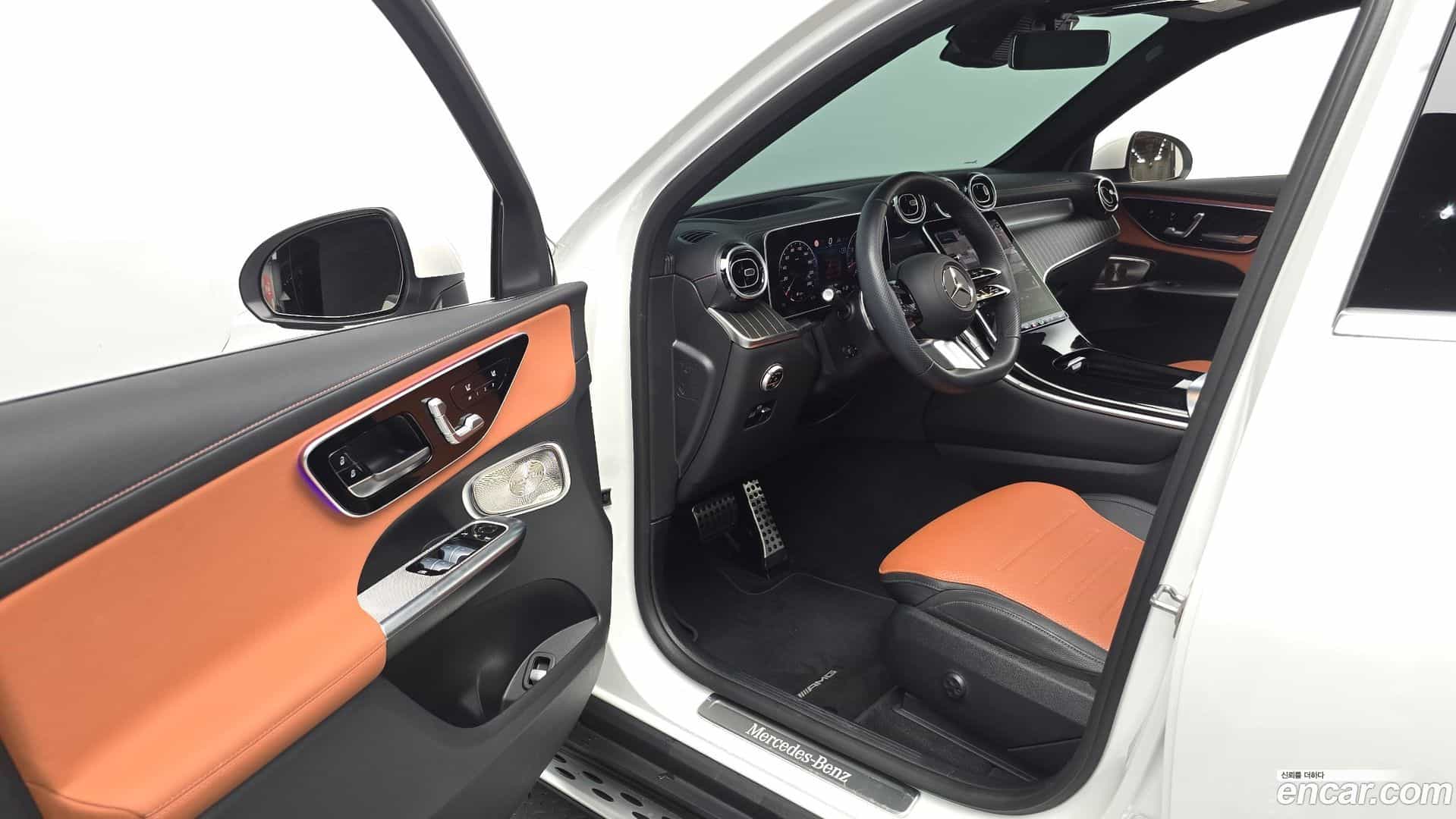 GLC-Class Mercedes-Benz 2024.8-INNER-010