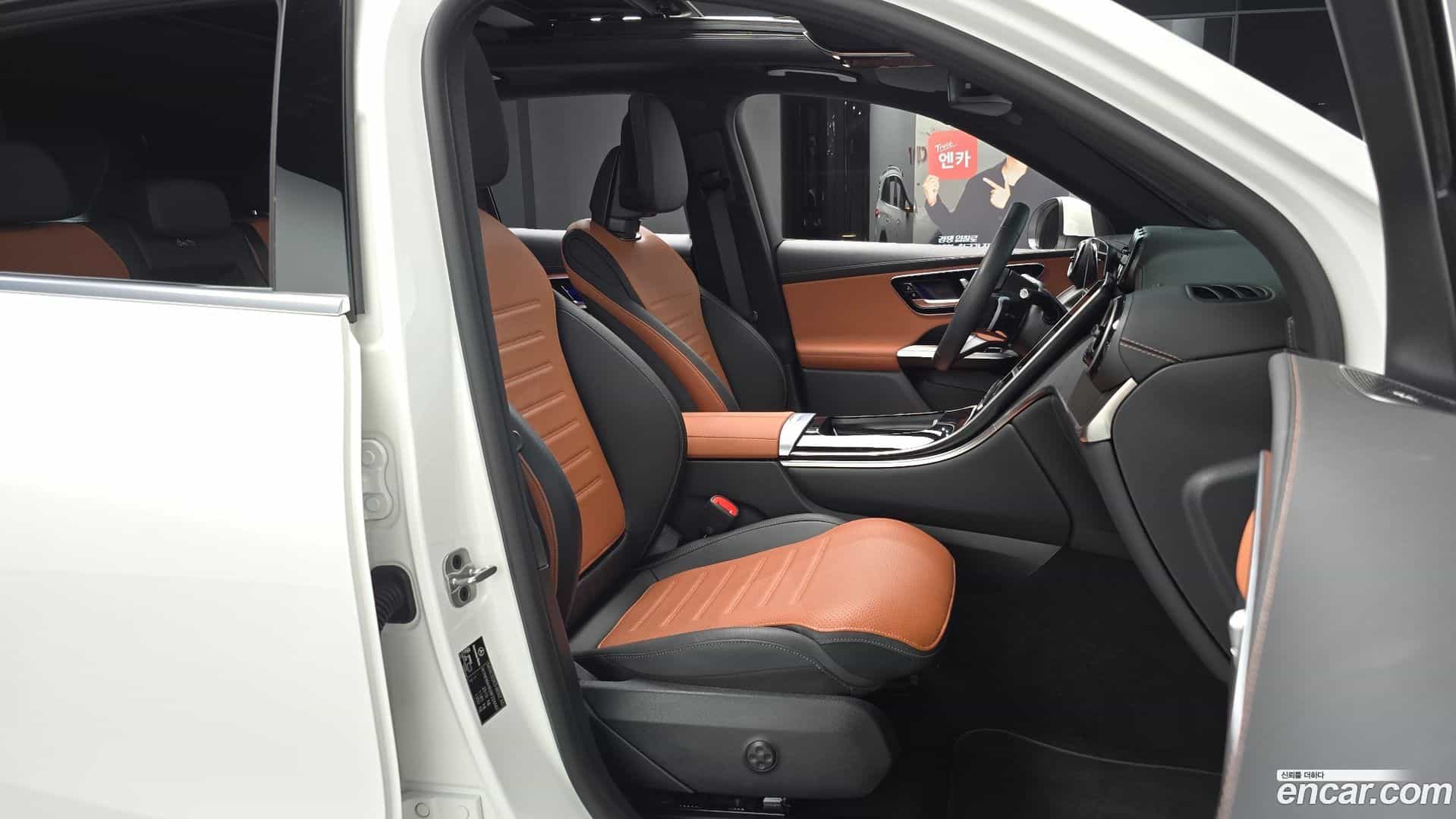 GLC-Class Mercedes-Benz 2024.8-OPTION-015