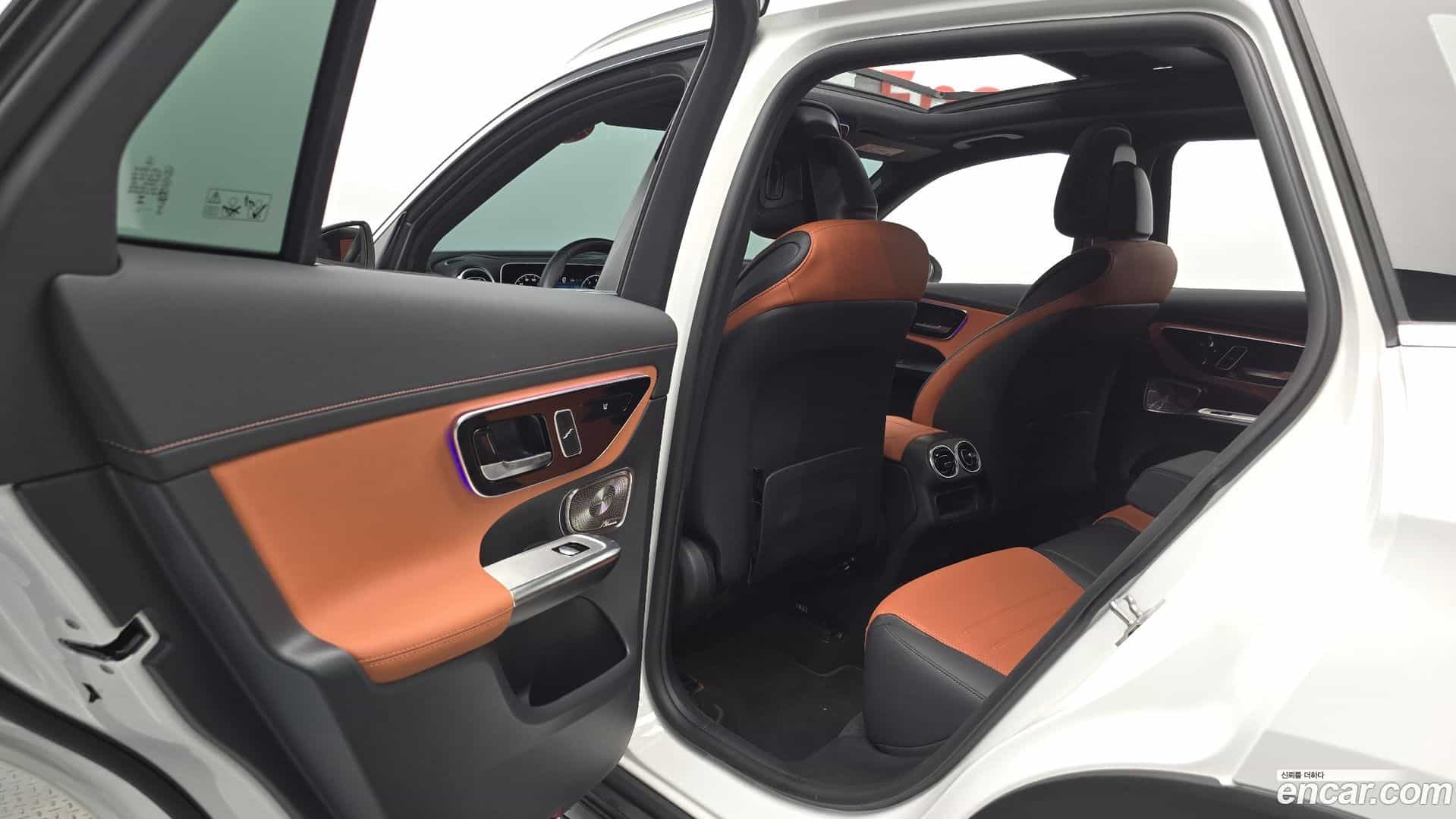 GLC-Class Mercedes-Benz 2024.8-INNER-036