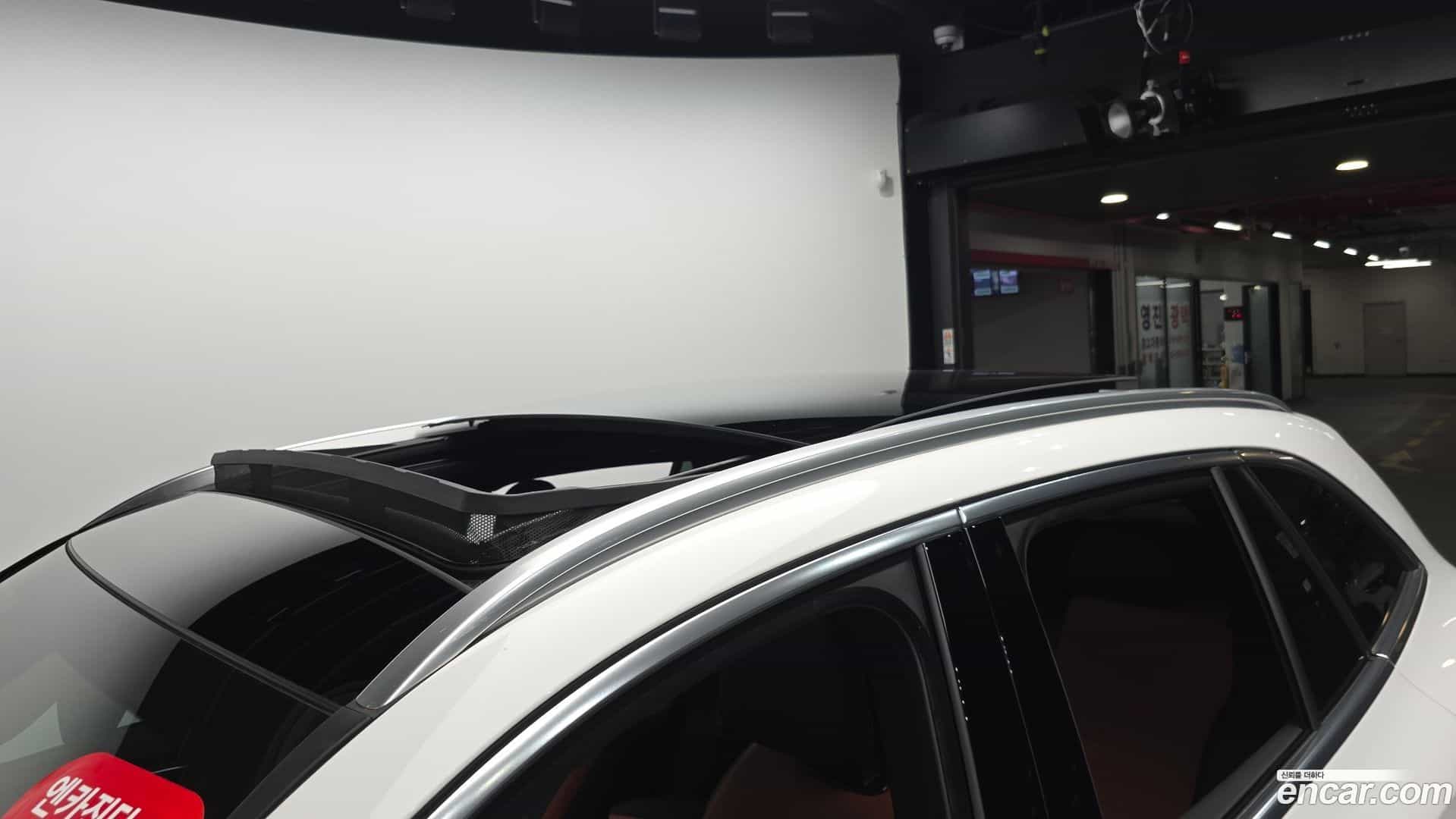 GLC-Class Mercedes-Benz 2024.8-OPTION-041